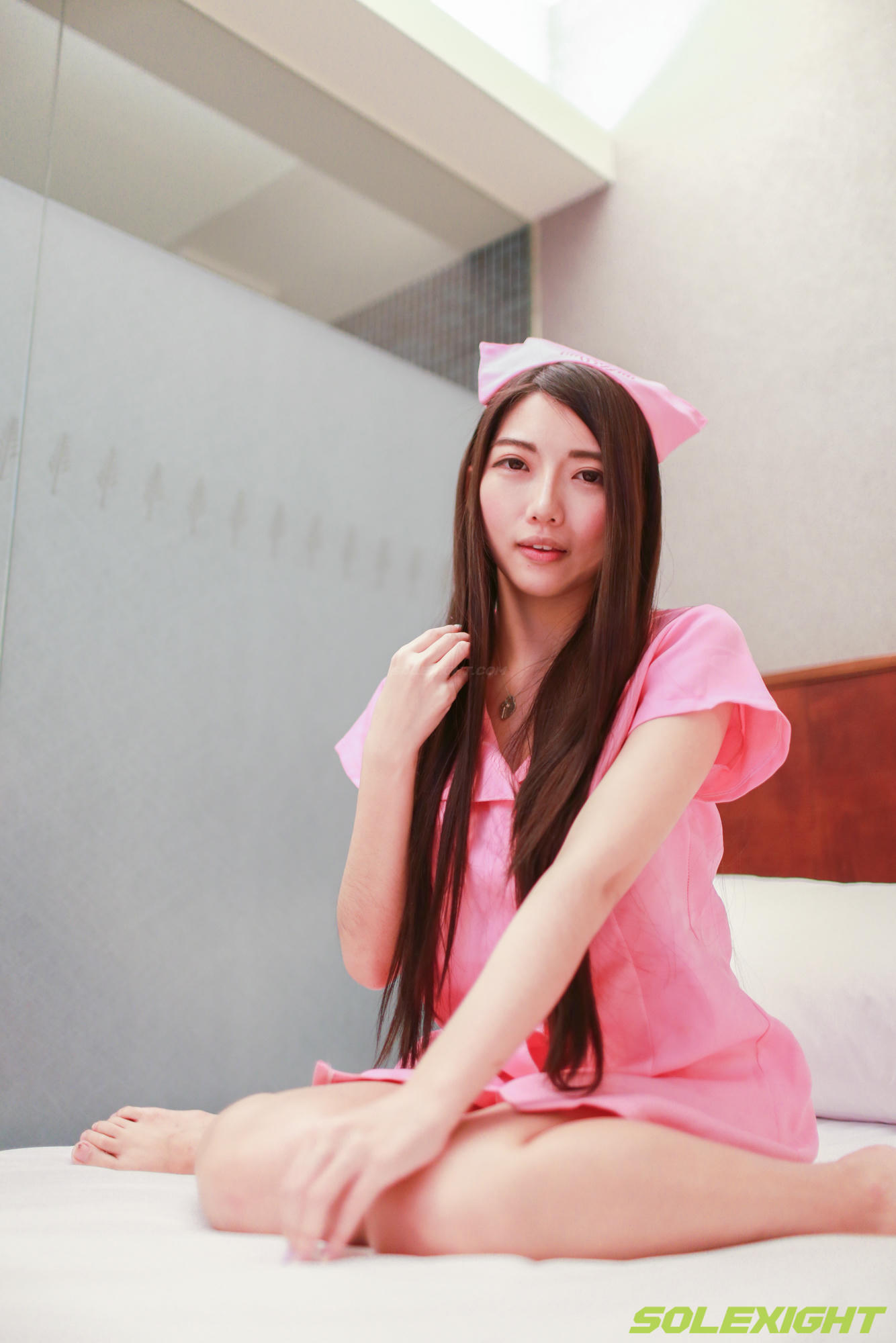 台湾SOLEXIGHT NO.013 De-Picture（正妹职服诱惑浴室洗脚撕开丝袜）（3000PX-270P+1080P-1V）【高配版】_第2集