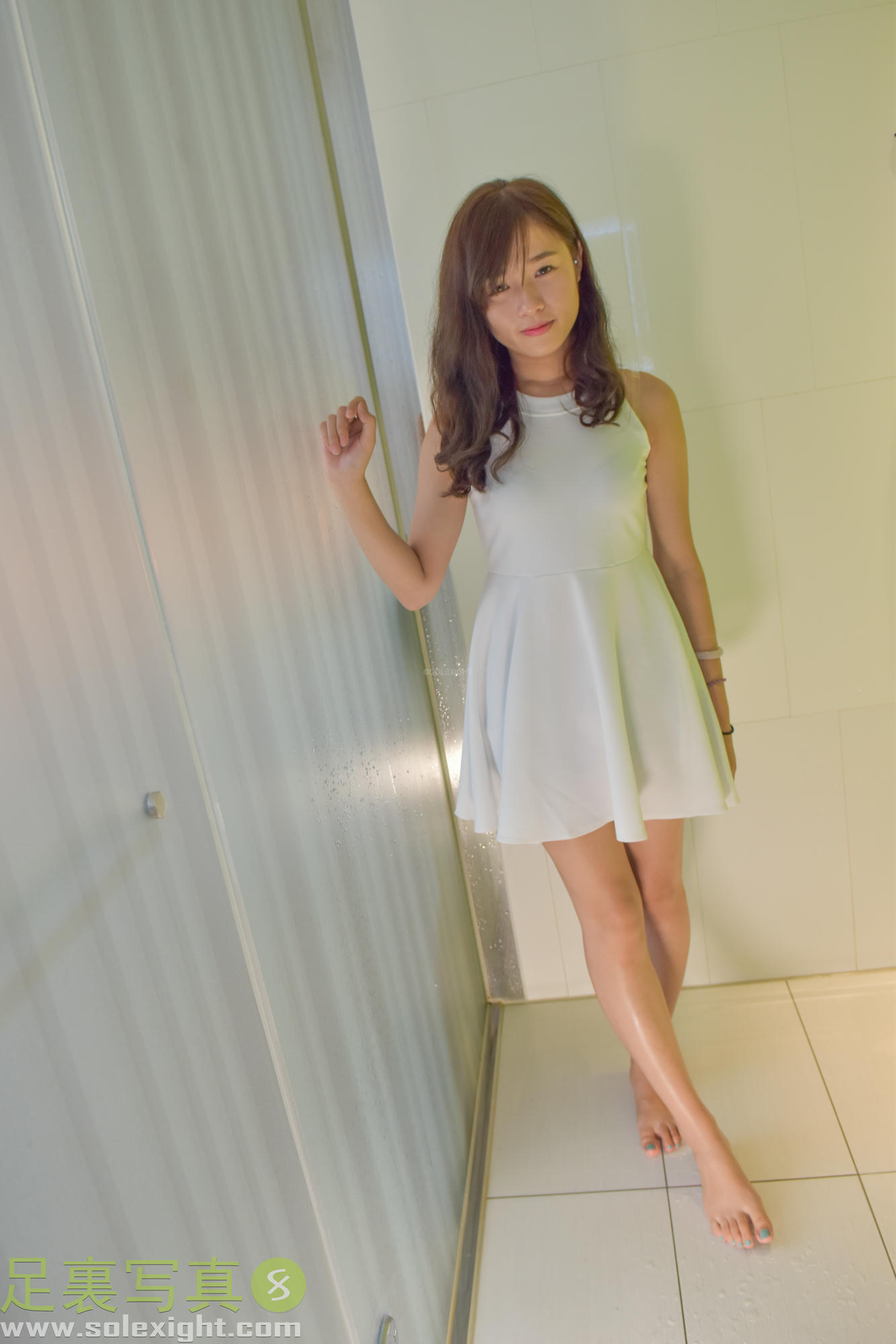 台湾SOLEXIGHT NO.015 Laura (Soles)-Picture（研究生、足底特寫、黑絲足美腿、蓝色指甲）（3000PX-195P）_第2集