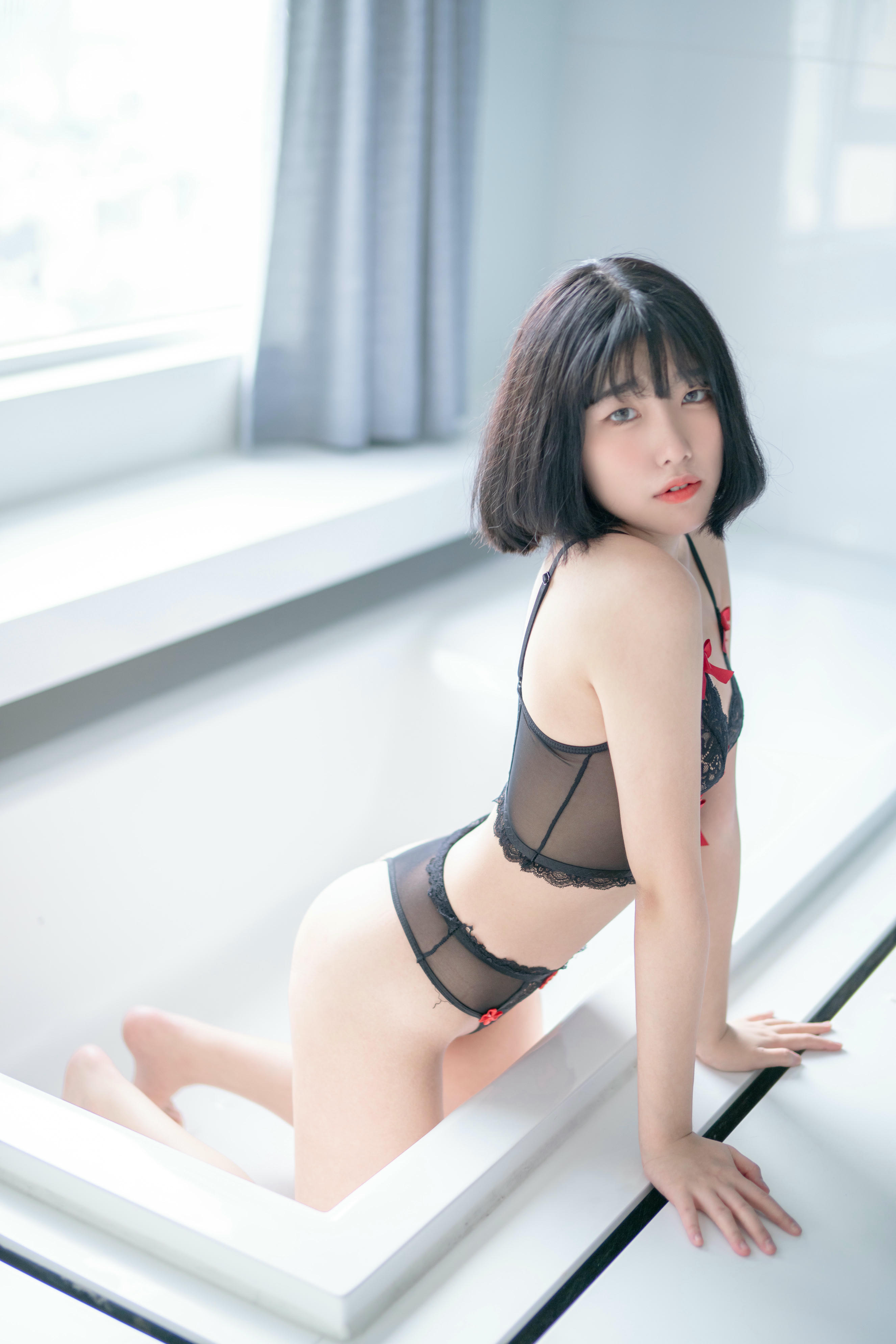 韩国美女-Sonson NO.026 Black Rose [35P 387MB]_第2集