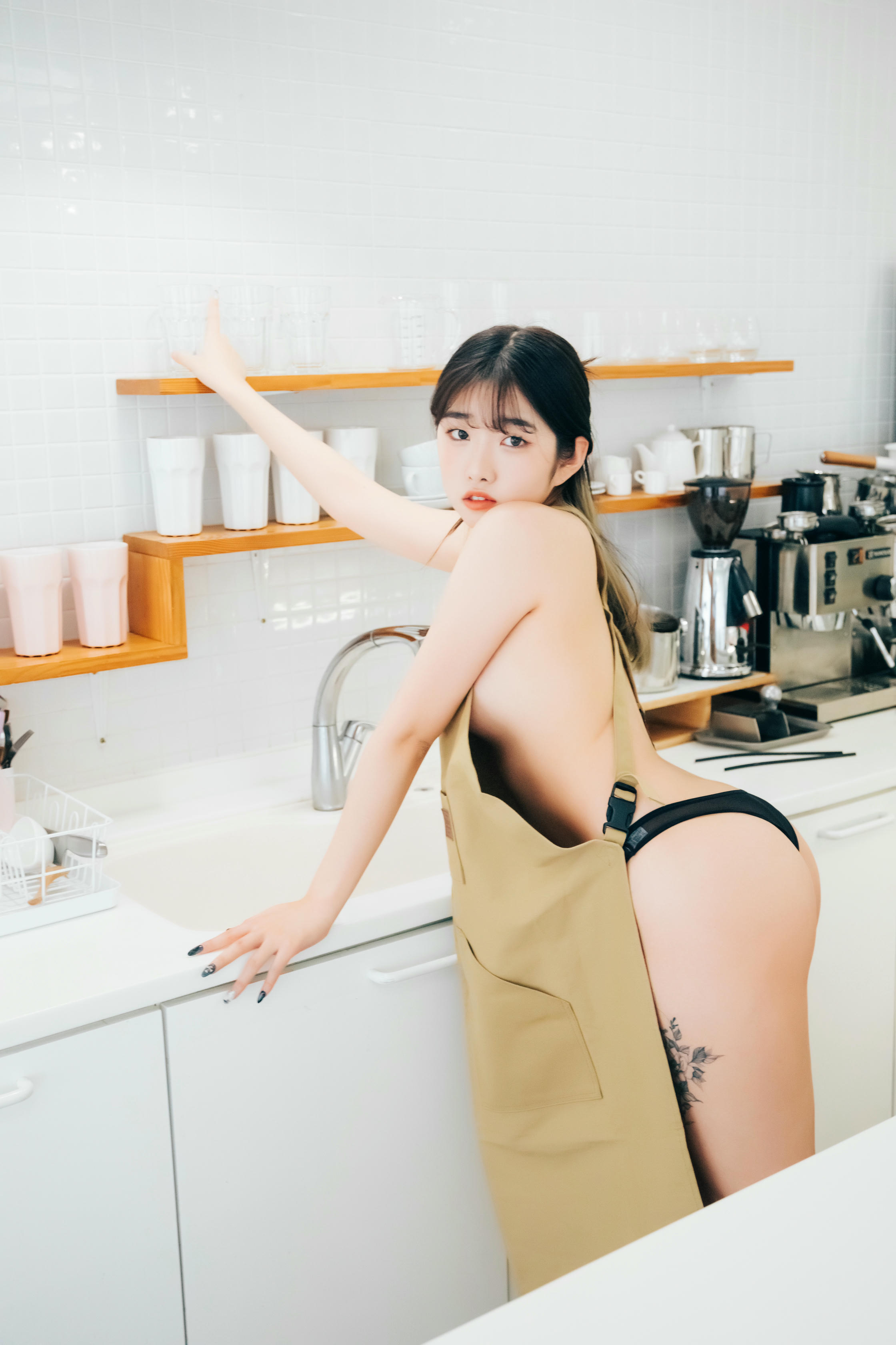 韩国美女-028_Loozy SonSon Nude Apron [111P 1.42GB]-Nude Apron_第3集