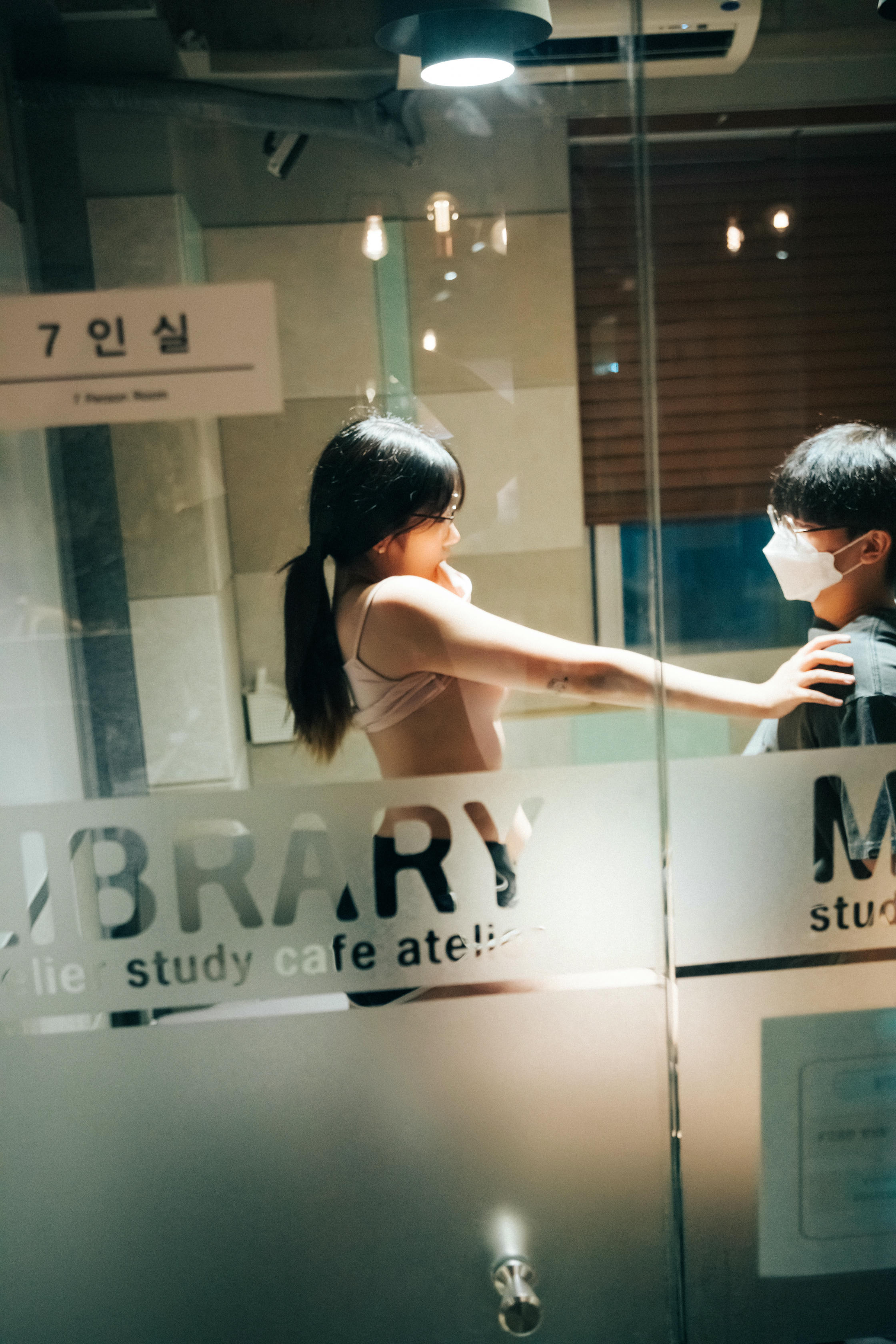 韩国美女-041_Loozy Sonson (손손) - Reading Room [137P 2.70GB]_第6集