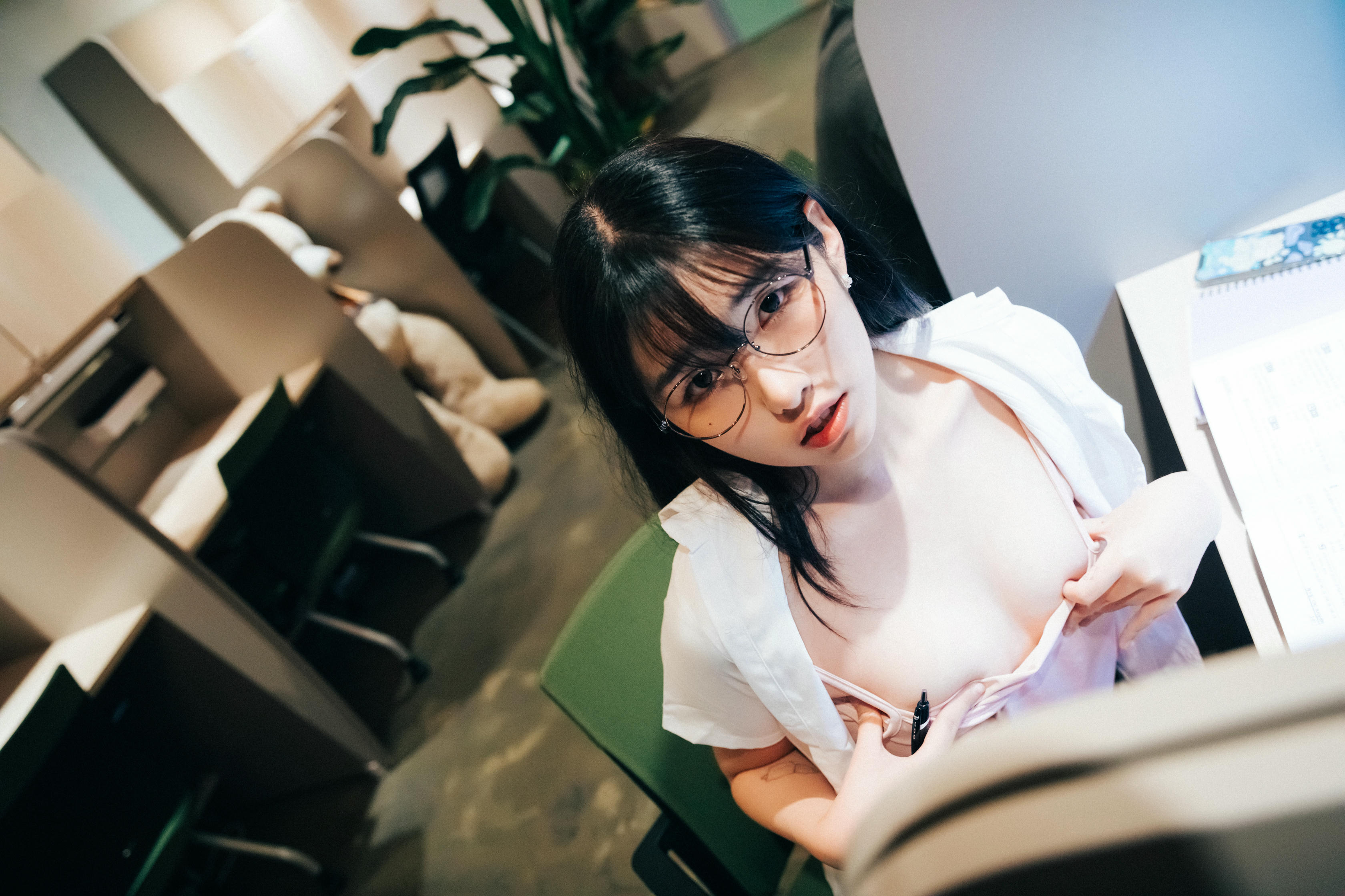 韩国美女-041_Loozy Sonson (손손) - Reading Room [137P 2.70GB]_第6集