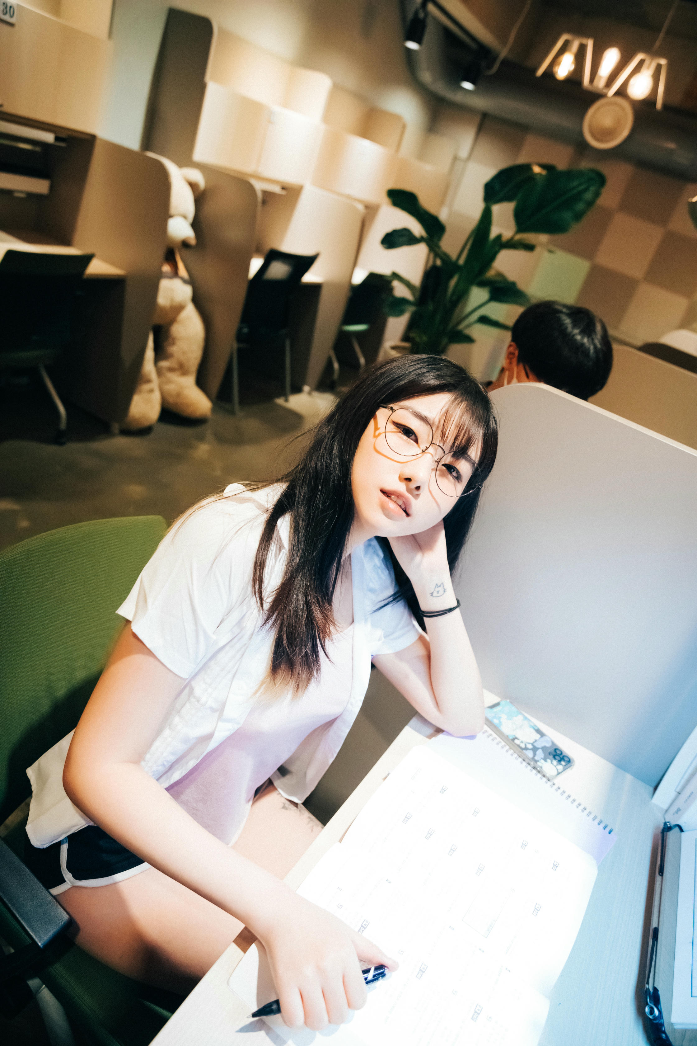 韩国美女-041_Loozy Sonson (손손) - Reading Room [137P 2.70GB]_第1集