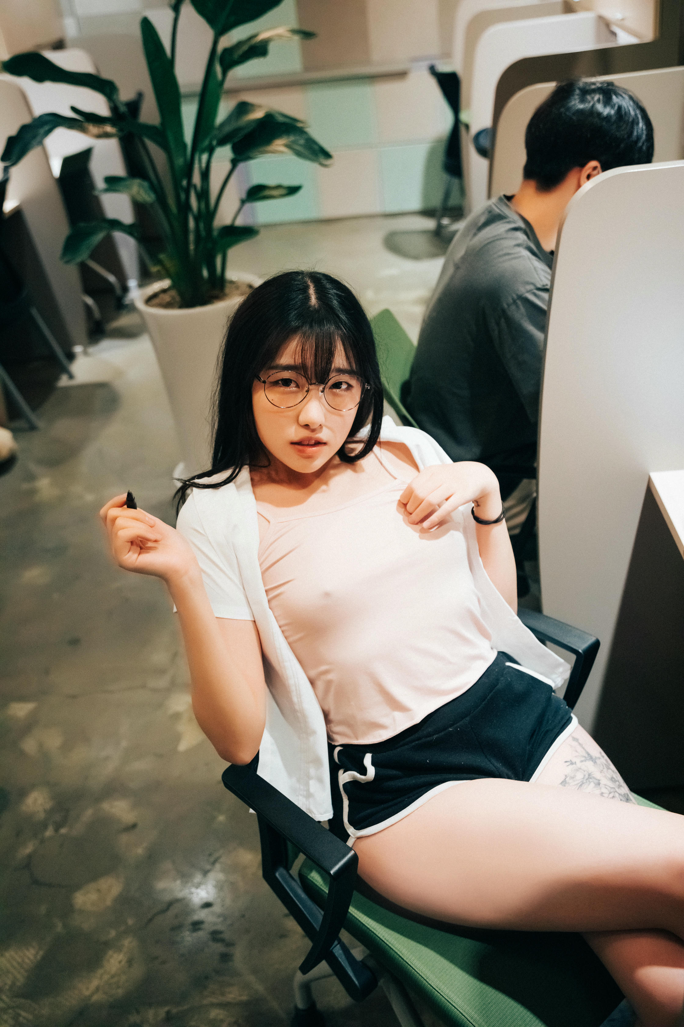 韩国美女-041_Loozy Sonson (손손) - Reading Room [137P 2.70GB]_第4集