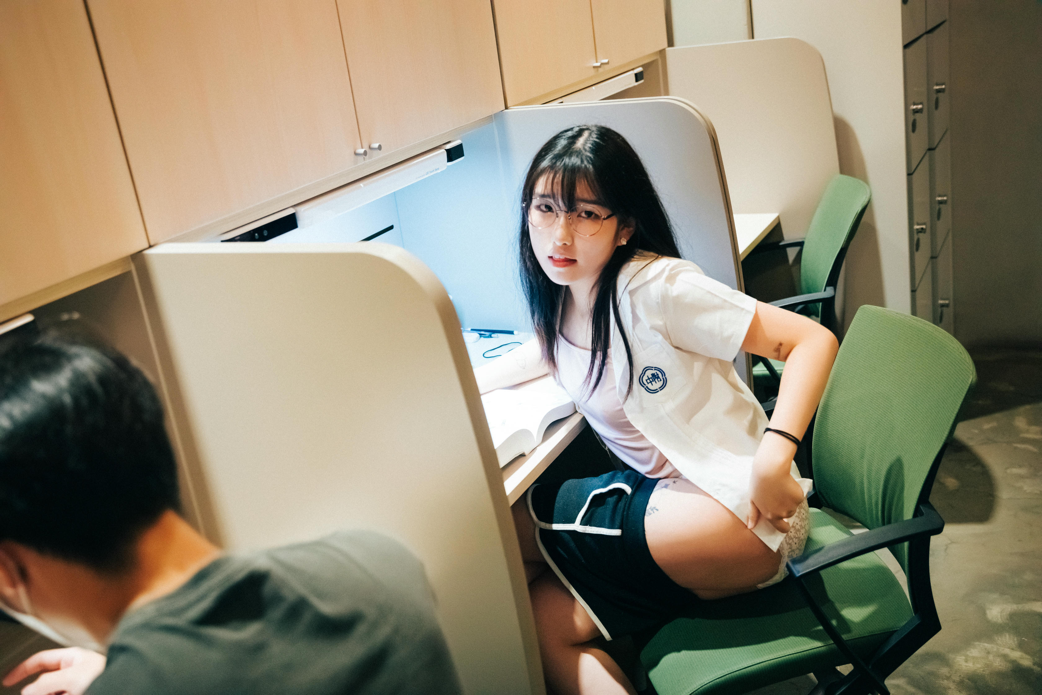 韩国美女-041_Loozy Sonson (손손) - Reading Room [137P 2.70GB]_第1集