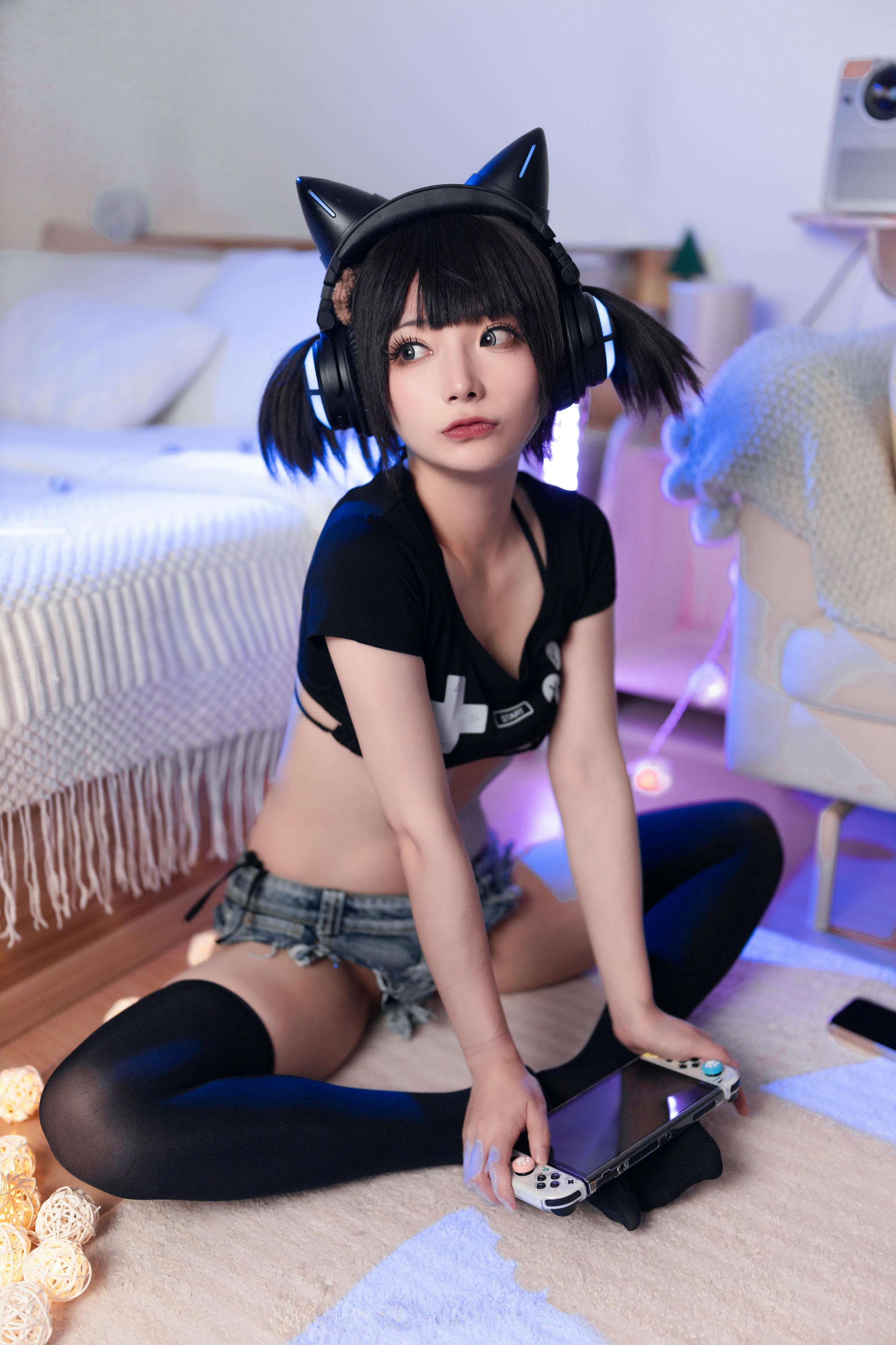 是三不是世w NO.041 偷玩游戏机的少女[48P 703.4M]_第1集
