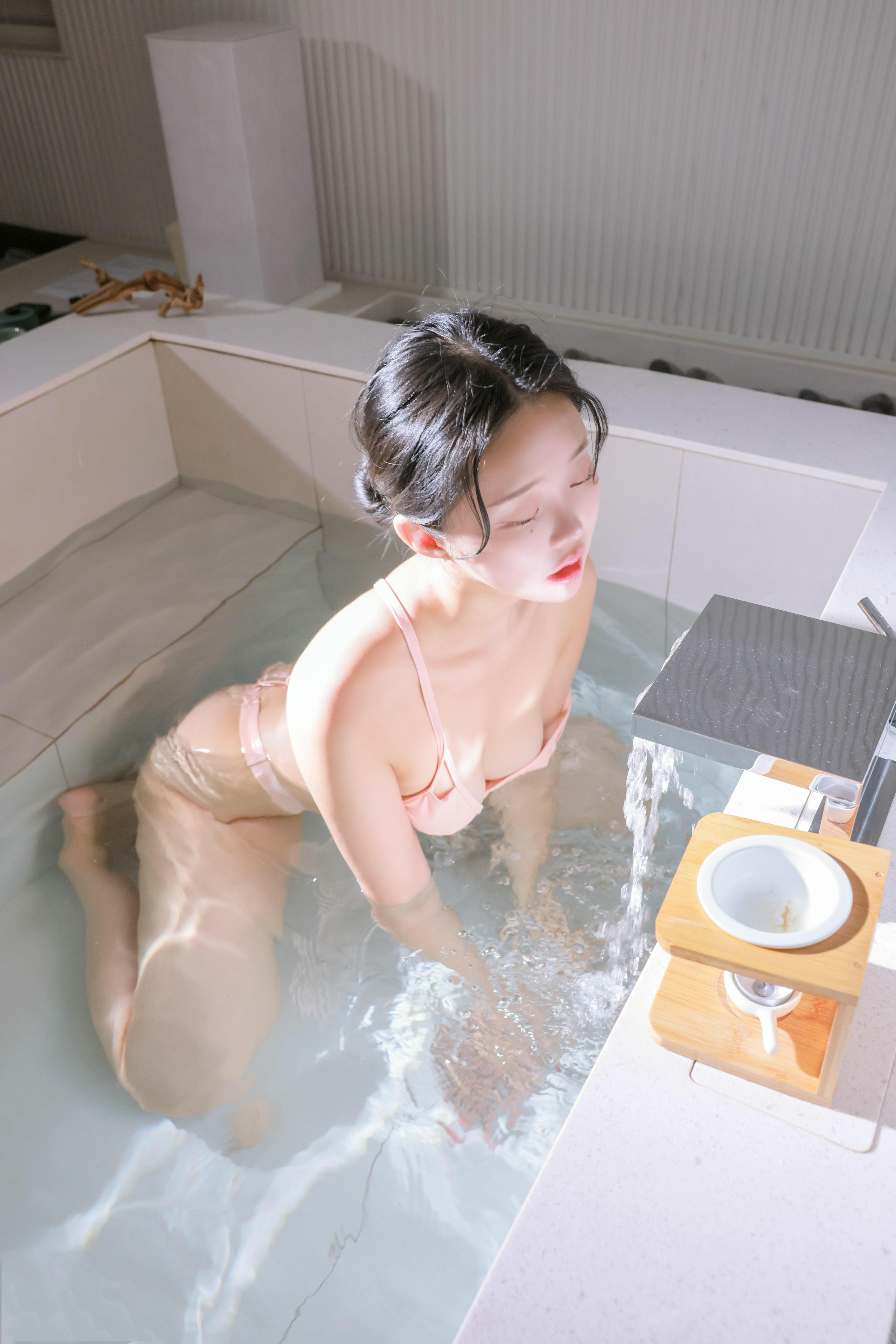 韩国写真机构-SWEETBOX NO.040 SWTB Vol.32 Inah (이나) Ina Juice [68P+3V／3.86GB]_第2集