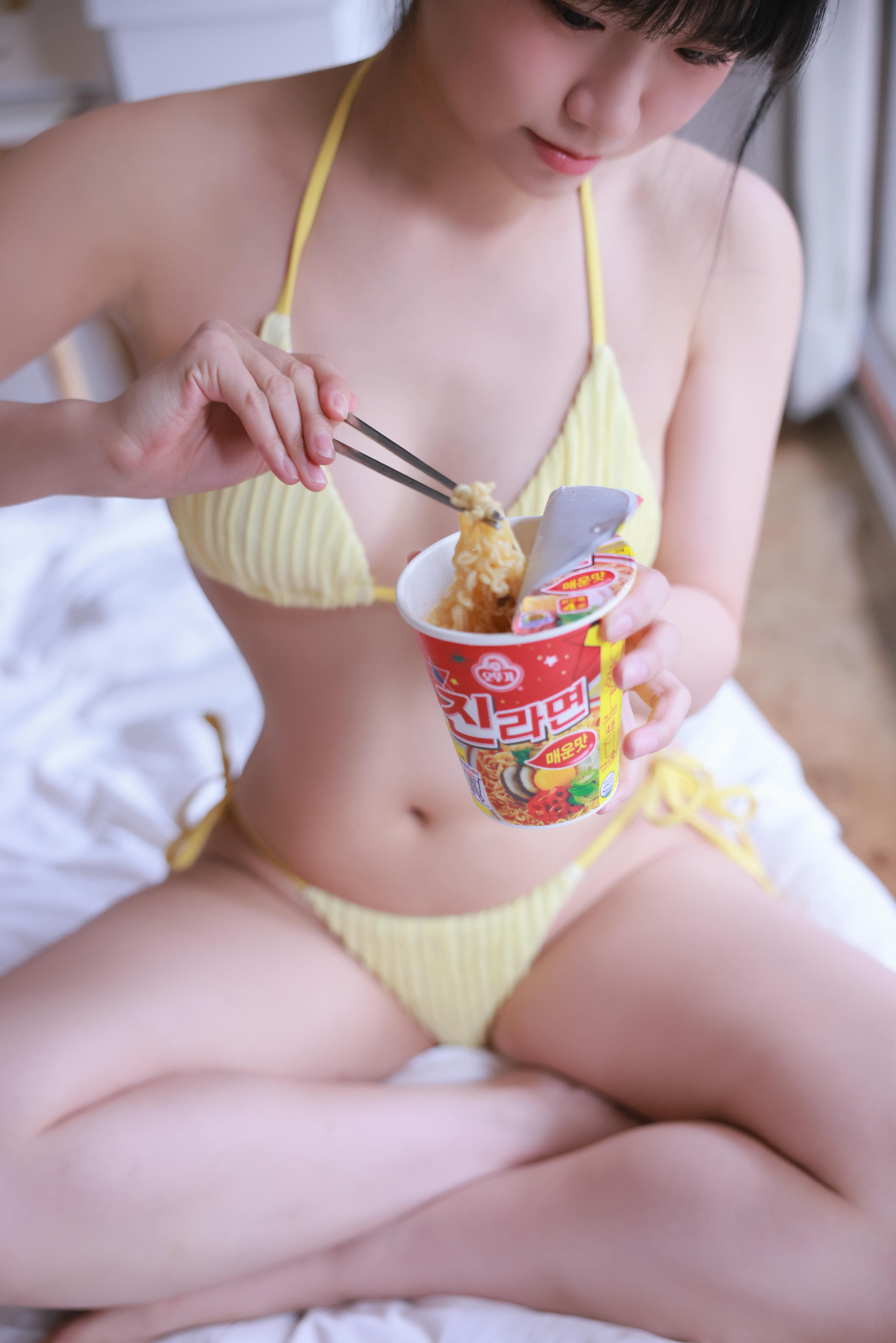 韩国写真机构-SWEETBOX NO.049 Yui Vol.39 RAMEN [125P+3V／4.16GB]-PICTURES_第4集