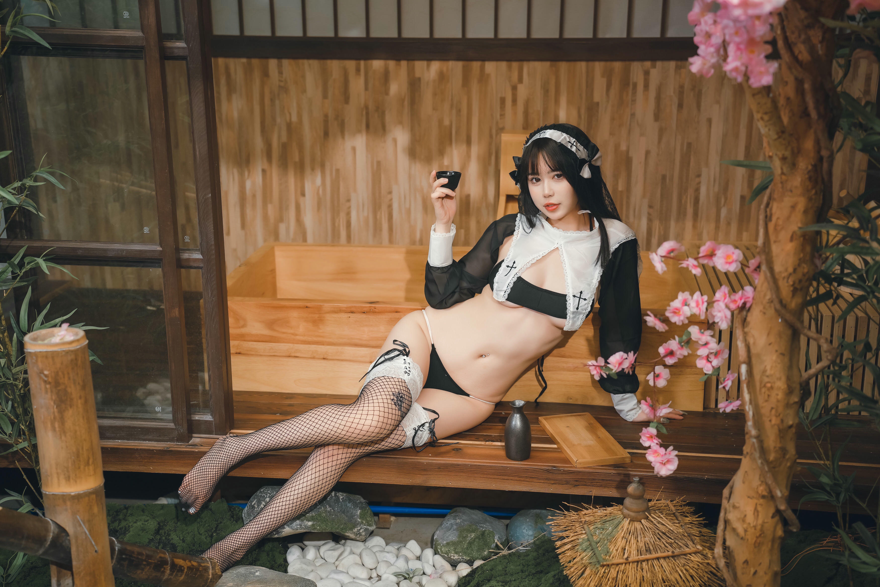 Tina很妖孽呀 NO.013 修女的秘密[28P-78MB]_第1集