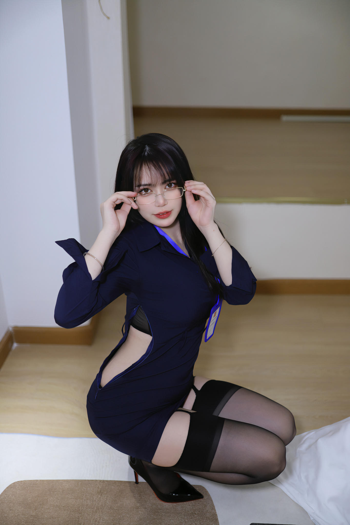 Tina很妖孽呀 NO.019 职业装秘书 [46P 398MB]_第1集