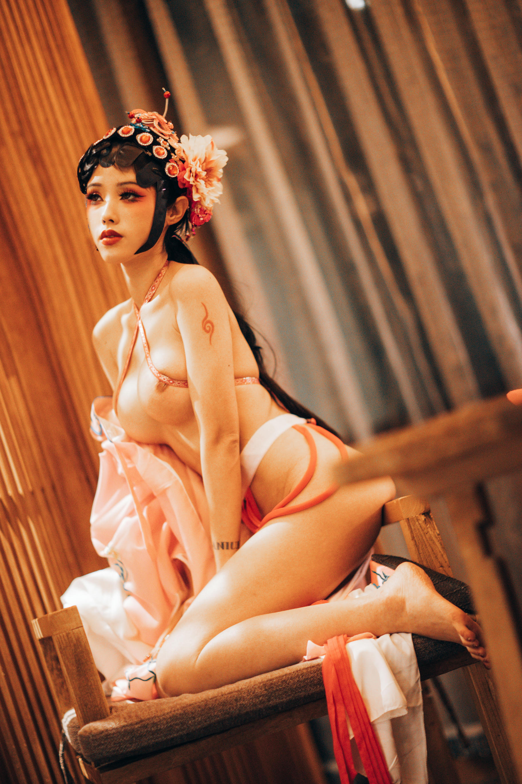 钛合金TiTi NO.074 潘金莲 [82P-1.04G]_第1集