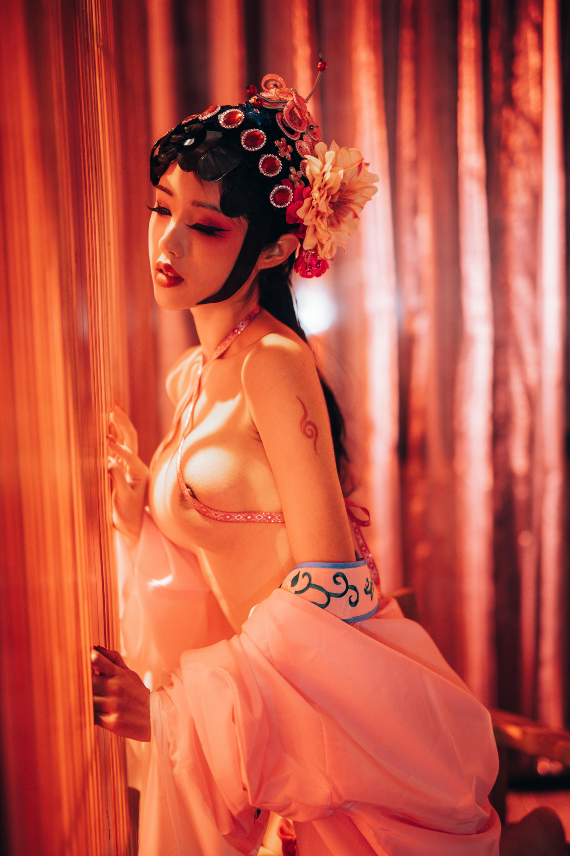 钛合金TiTi NO.074 潘金莲 [82P-1.04G]_第2集
