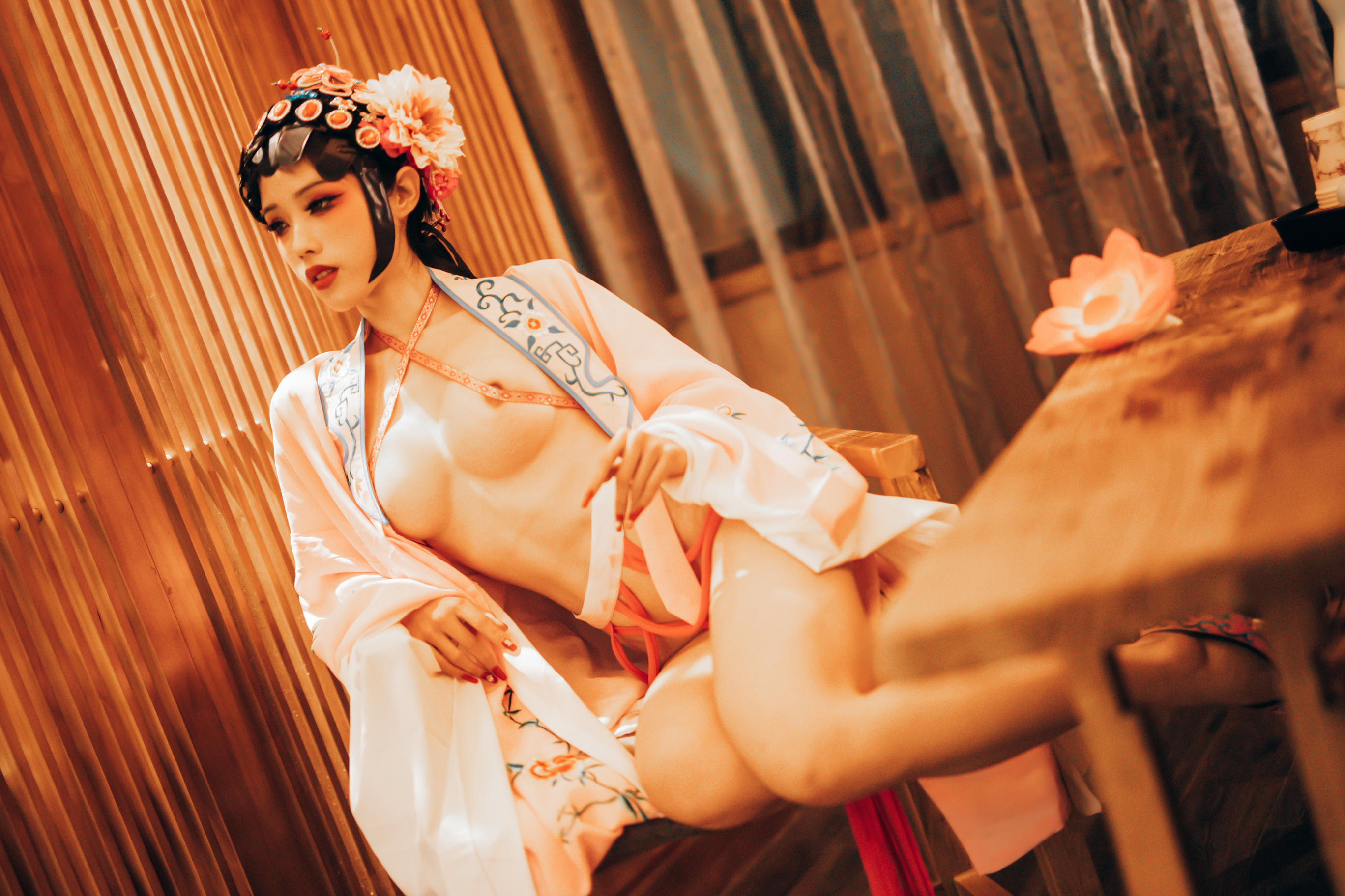 钛合金TiTi NO.074 潘金莲 [82P-1.04G]_第1集