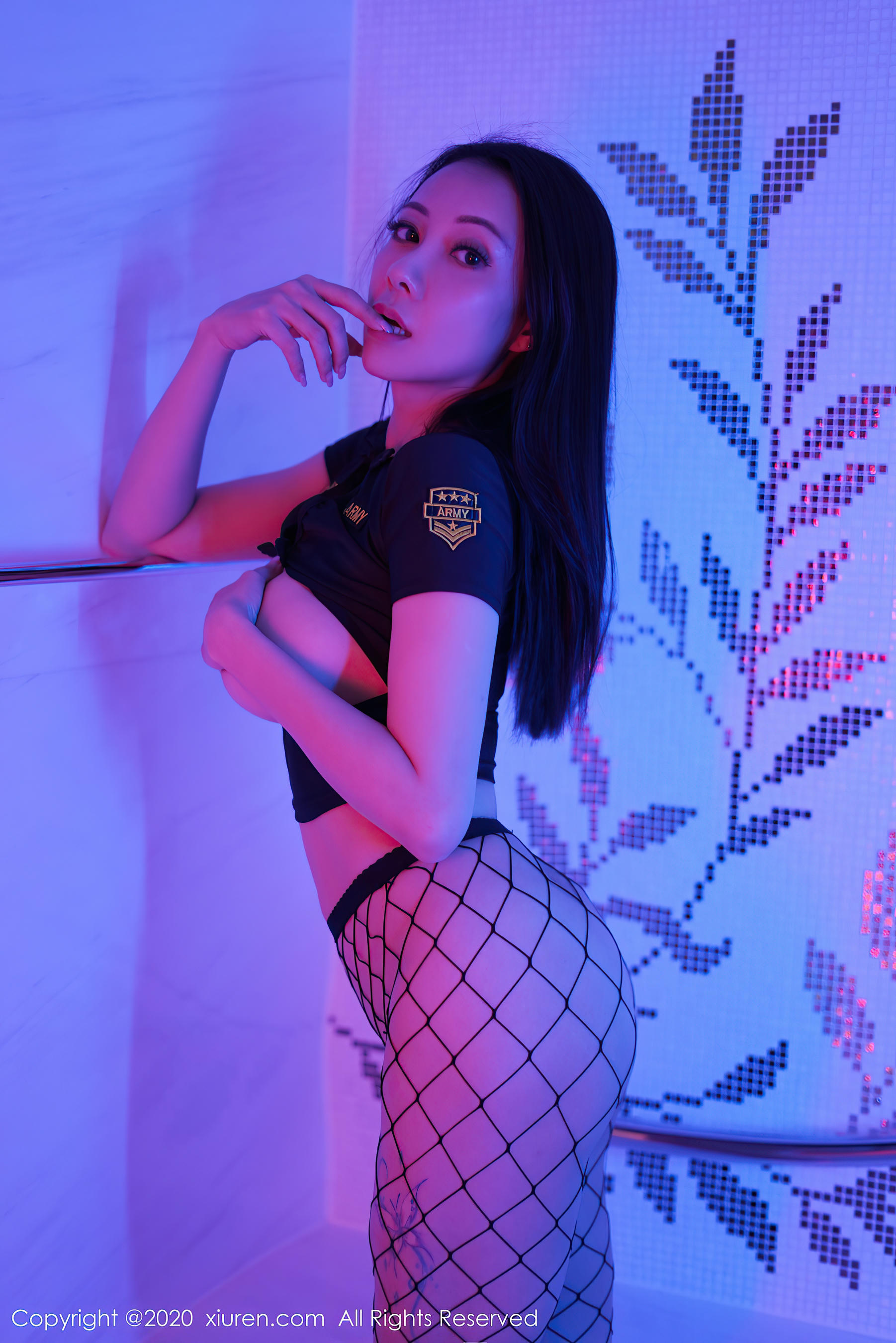 XiuRen秀人网 2020.10.21 NO.2681 果儿Victoria[35+1P／389MB]_第2集