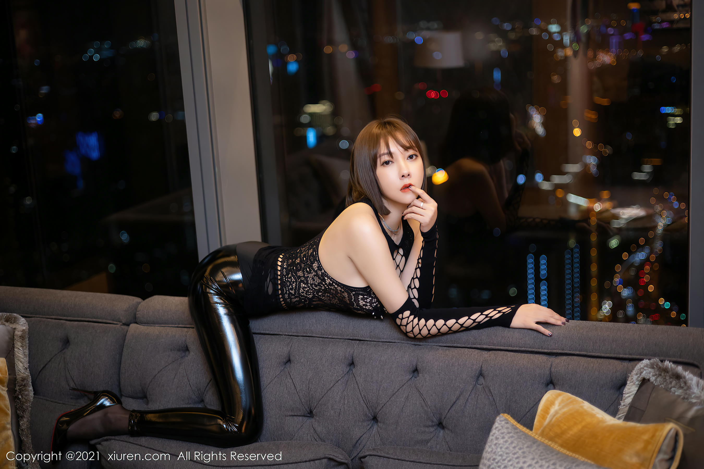 XiuRen秀人网 2021.11.25 NO.4267 果儿Victoria 黑丝 皮衣 [60+1P589M]_第2集