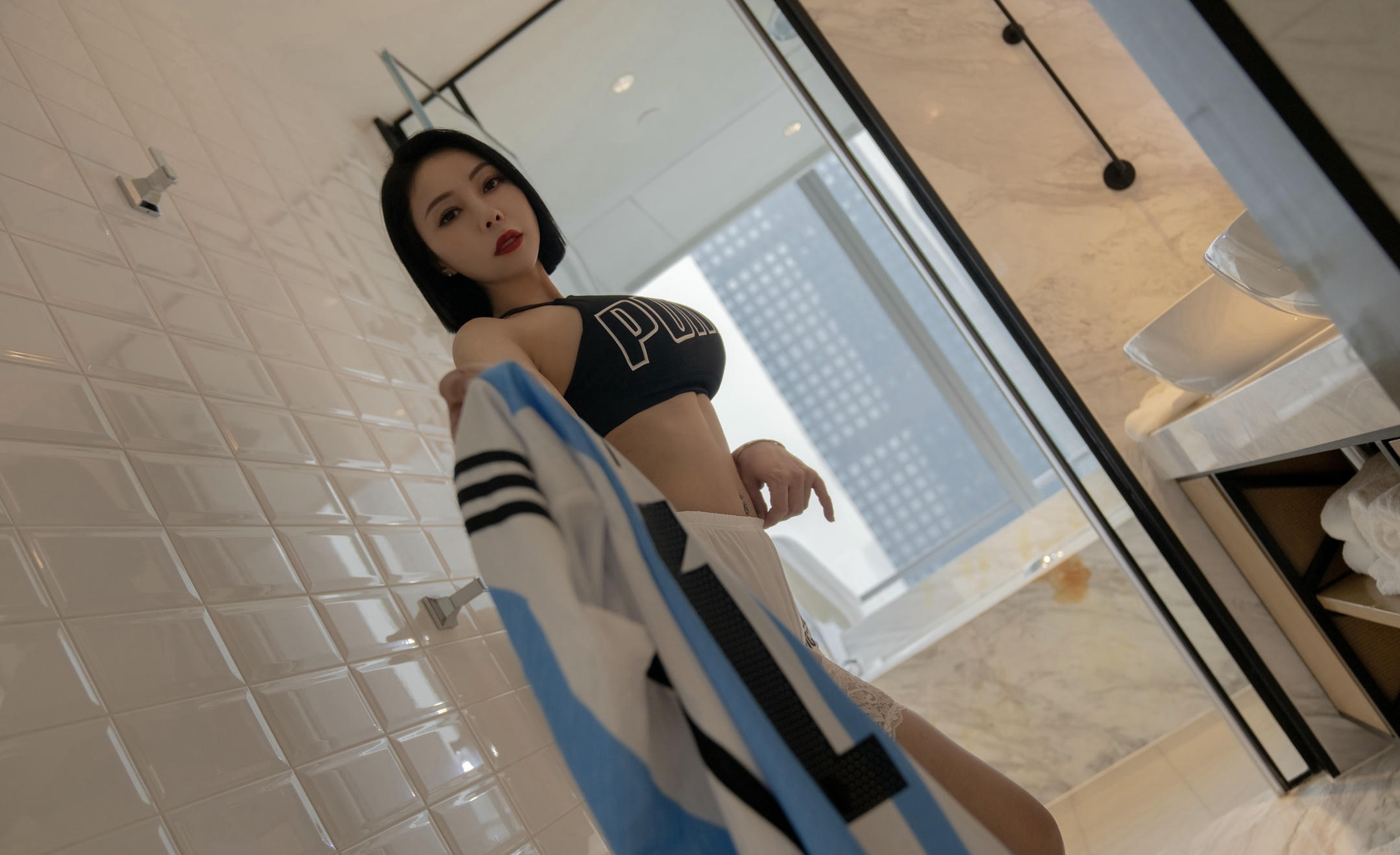 果儿Victoria 浴室足球[28P／54MB]_第1集