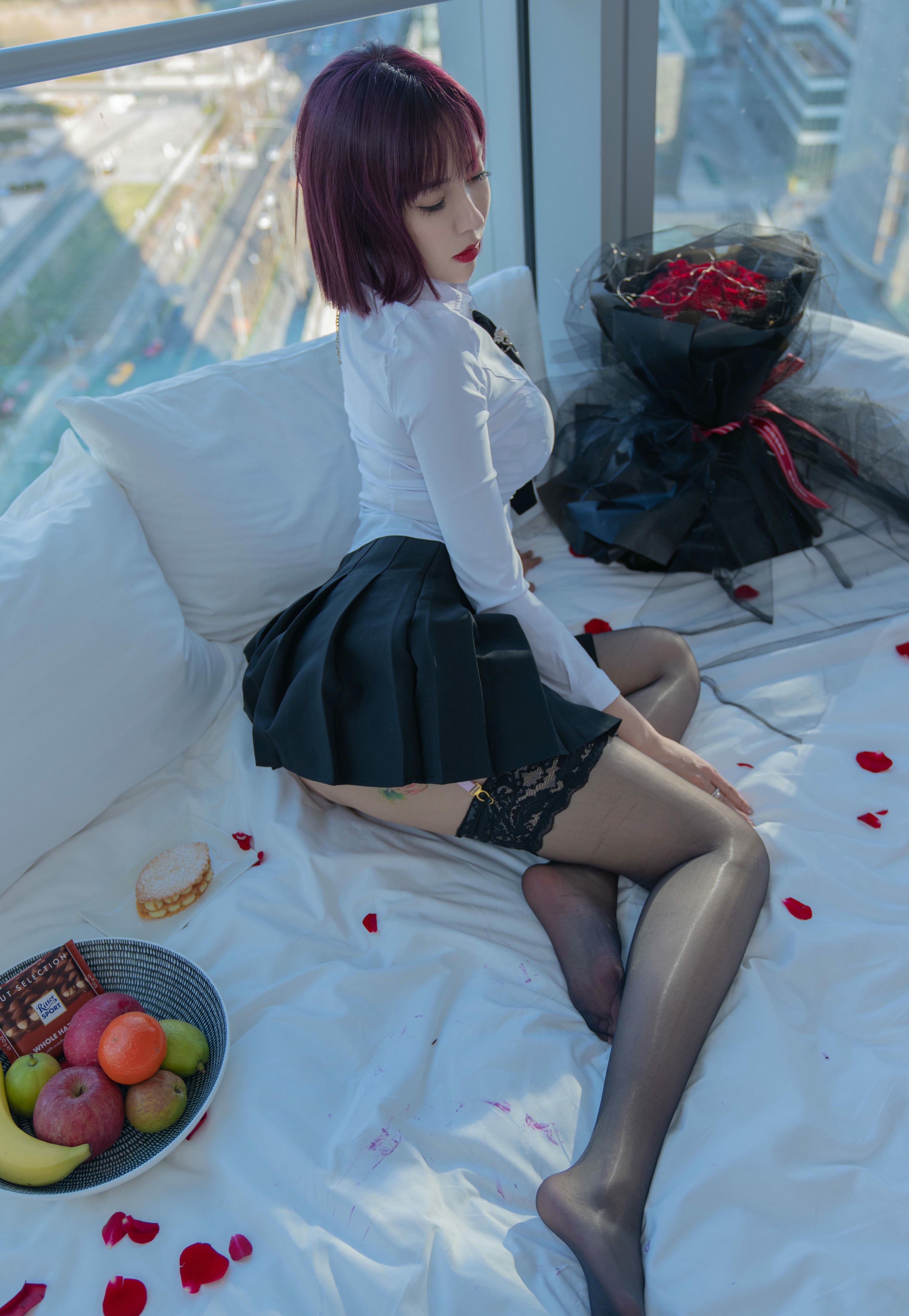 果儿Victoria 粉色内衣吊带袜[40P／139MB]_第2集