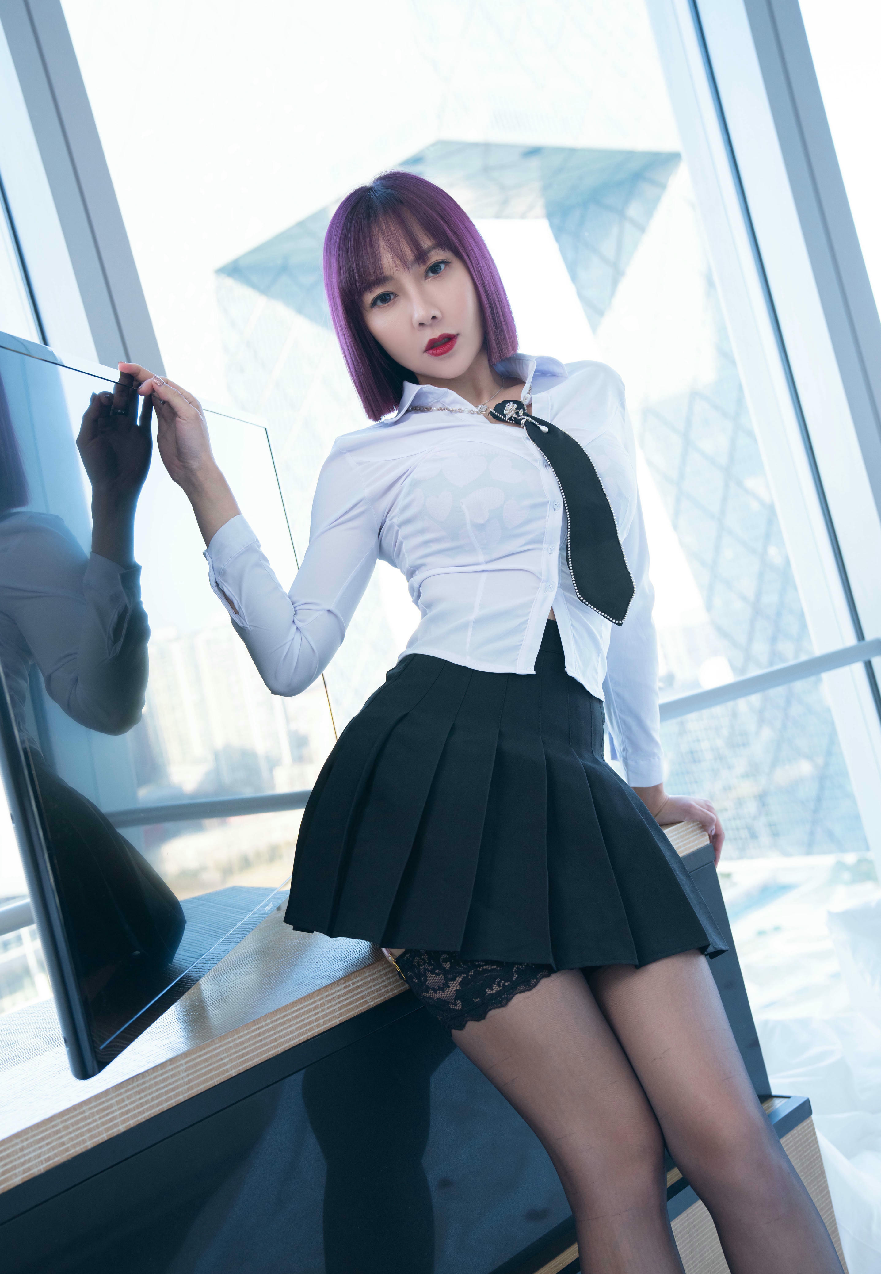 果儿Victoria 粉色内衣吊带袜[40P／139MB]_第2集