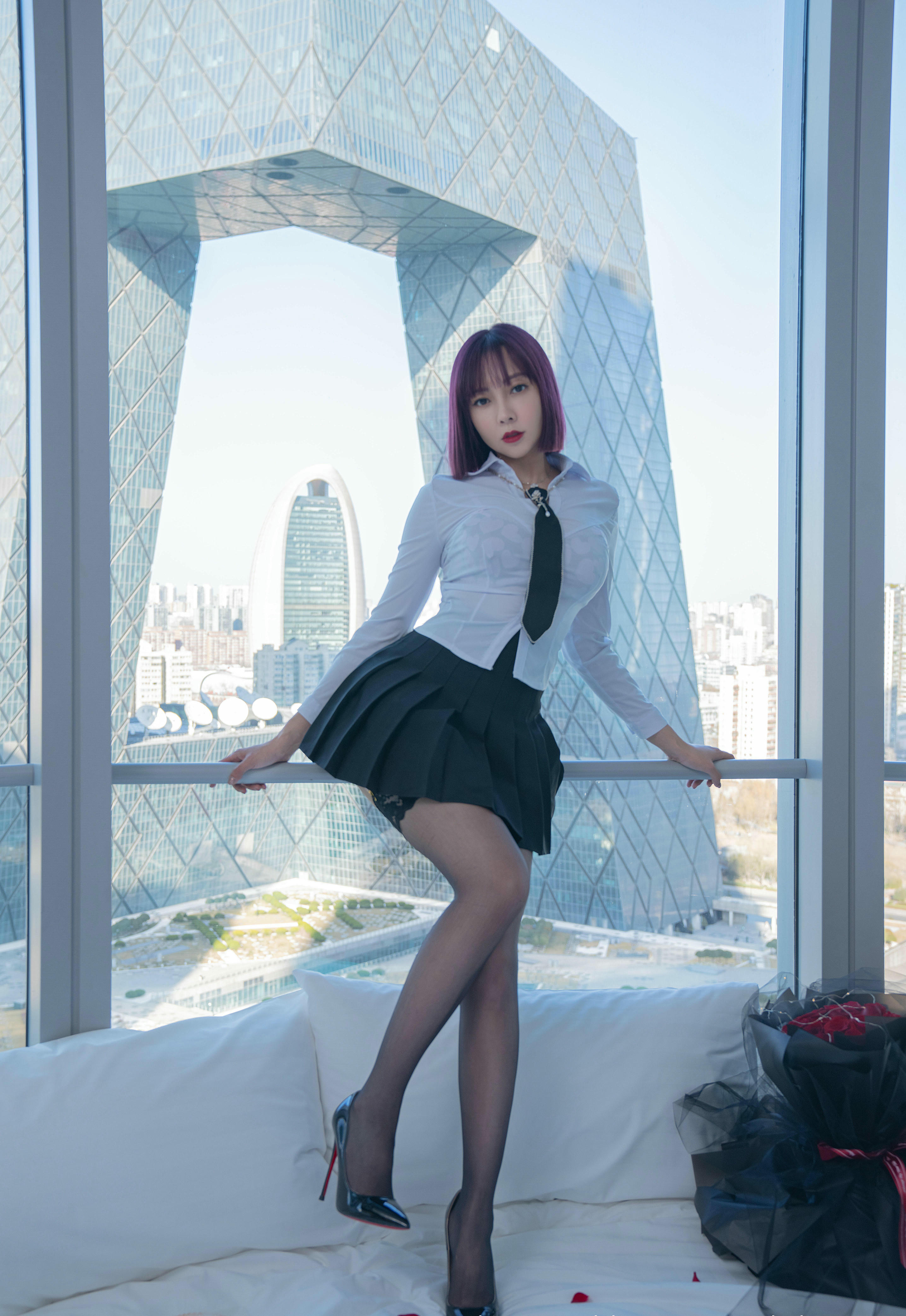 果儿Victoria 粉色内衣吊带袜[40P／139MB]_第2集