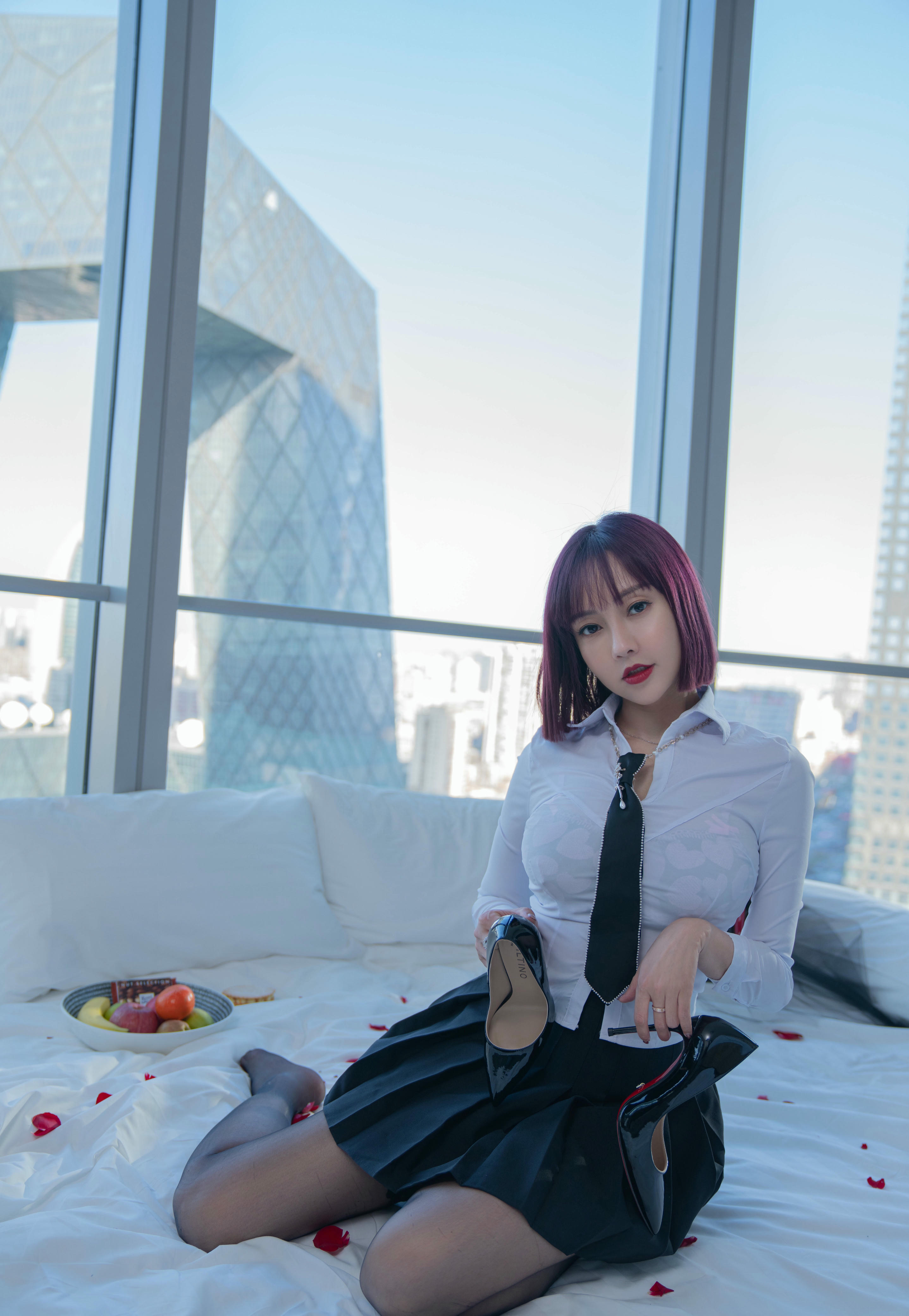 果儿Victoria 粉色内衣吊带袜[40P／139MB]_第2集