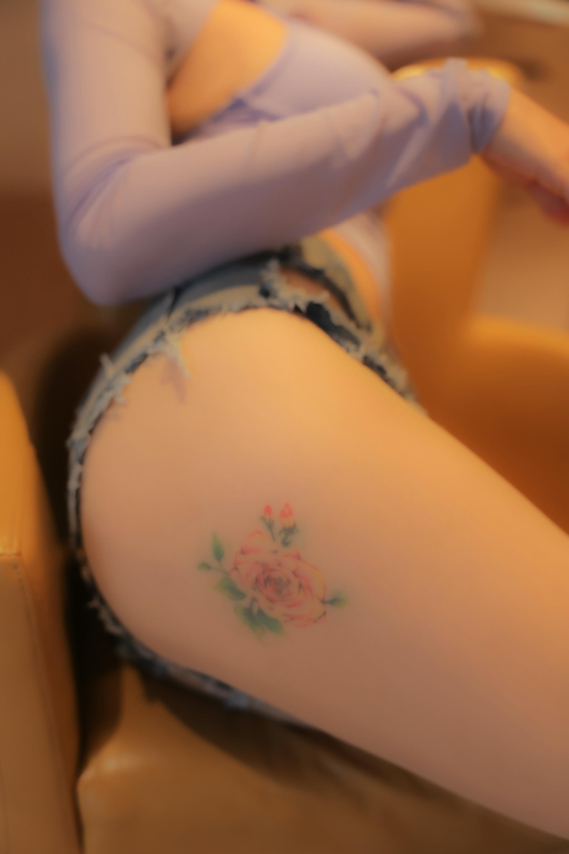 果儿Victoria 超短裤[33P／140MB]_第1集