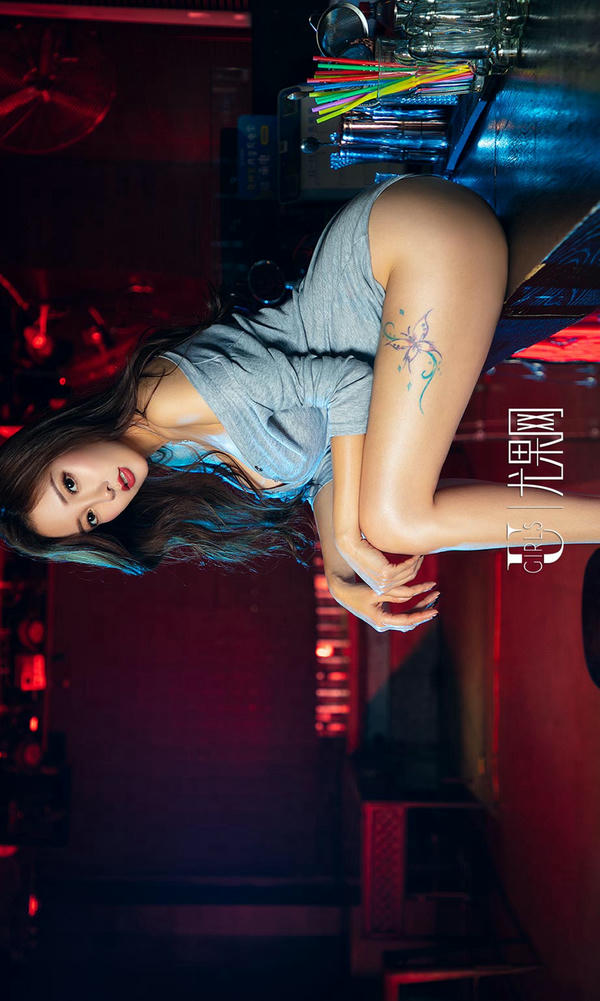爱尤物 2018 NO.1284 果儿Victoria一霓虹诱惑[35P／38.6M]_第2集