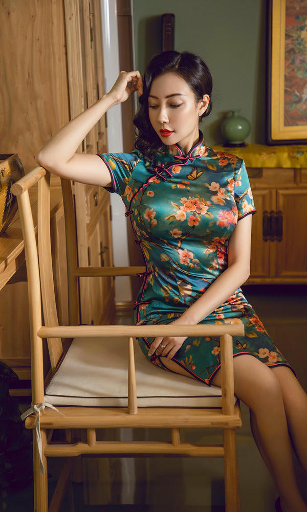 爱尤物 2019 NO.1603 果儿Victoria—很久以前我爱你[35P／39M]_第2集