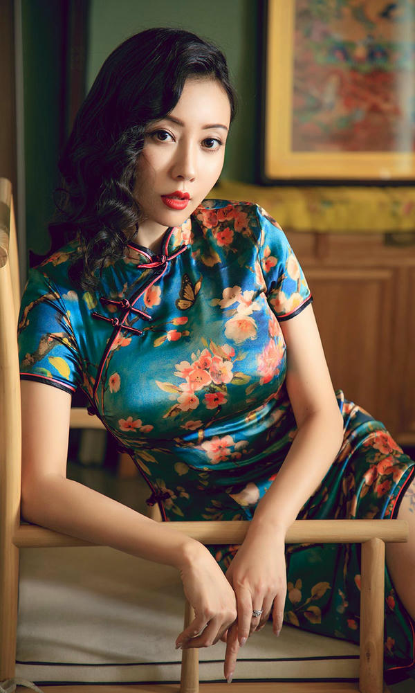 爱尤物 2019 NO.1603 果儿Victoria—很久以前我爱你[35P／39M]_第1集