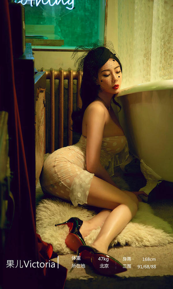 爱尤物 2019 NO.1686 果儿Victoria—暗夜系[35P／47.2M]_第2集