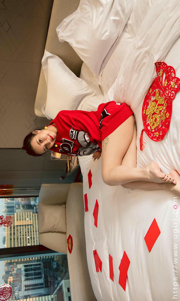爱尤物 2020 NO.1711 果儿Victoria—新年快乐[35P／36.5M]_第1集