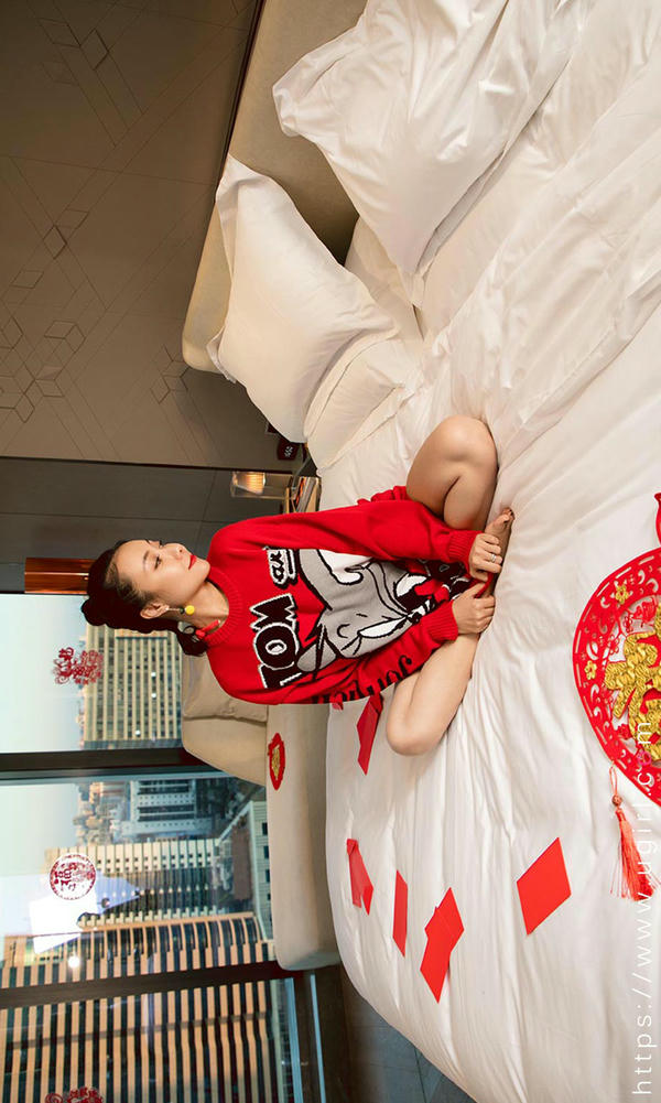 爱尤物 2020 NO.1711 果儿Victoria—新年快乐[35P／36.5M]_第2集