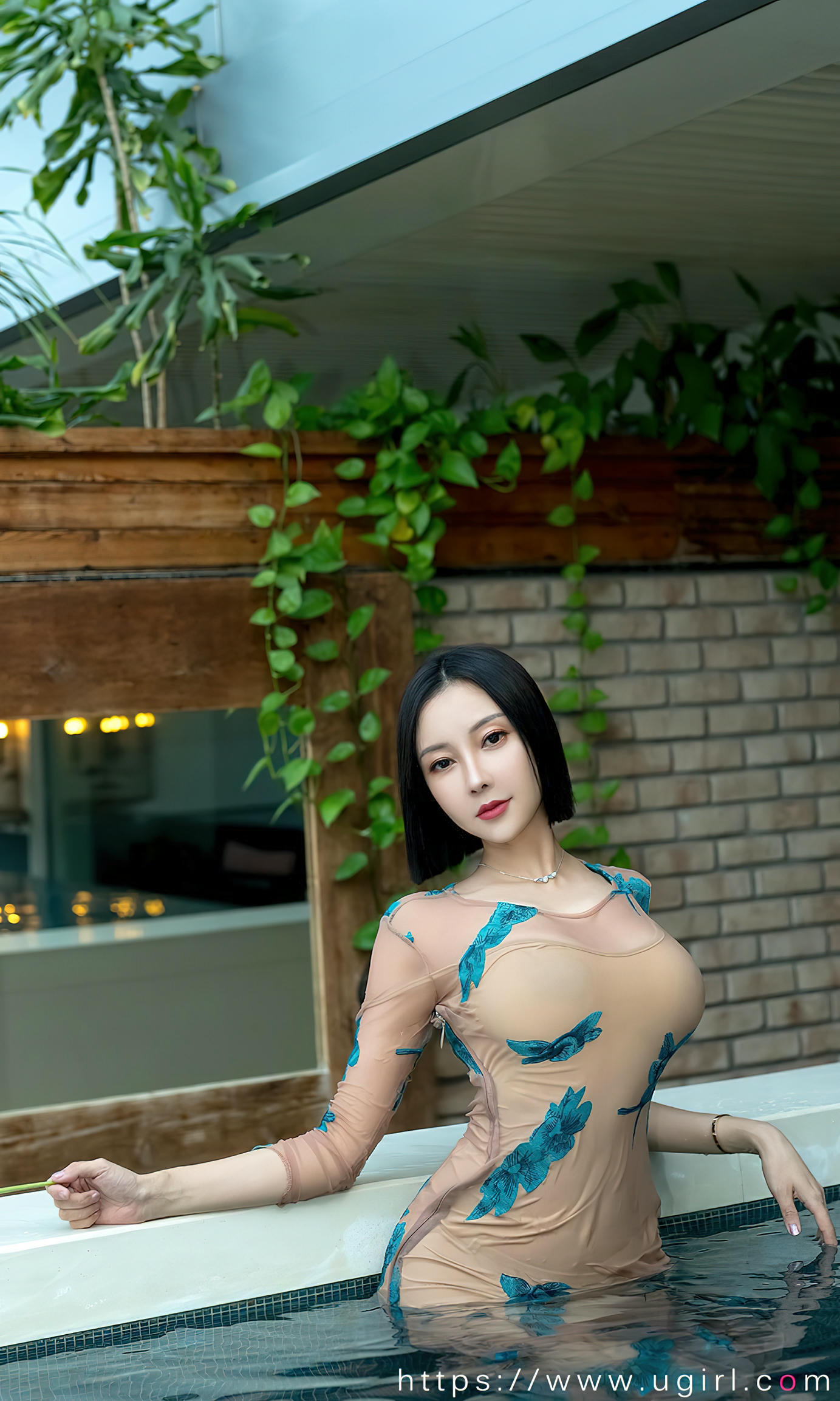 Ugirls爱尤物 2022 NO.2448 果儿Victoria 爱情乐章[35P／76.4MB]_第1集