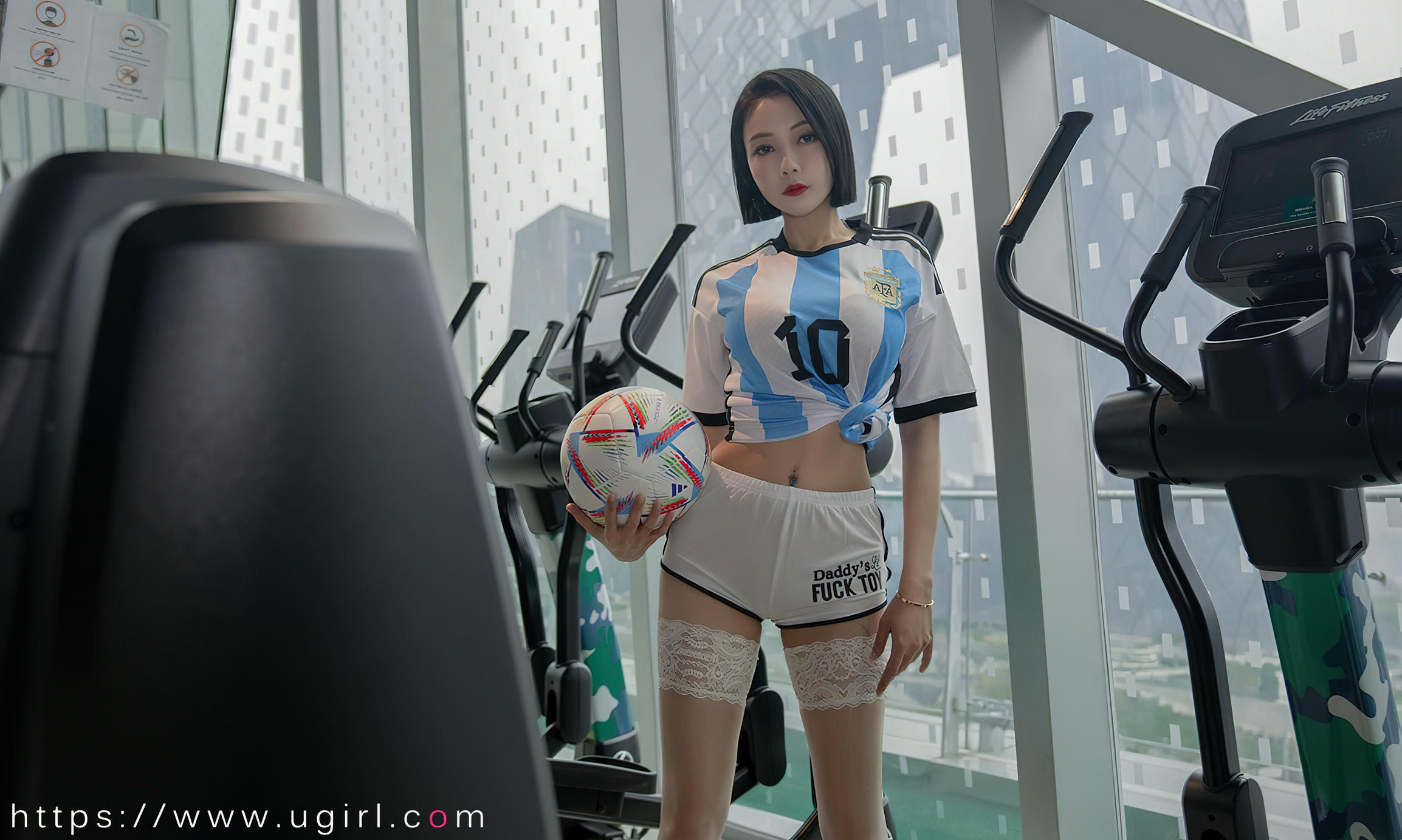 Ugirls爱尤物 2022 NO.2466 果儿Victoria 共度世界杯[35P／68.4MB]_第2集