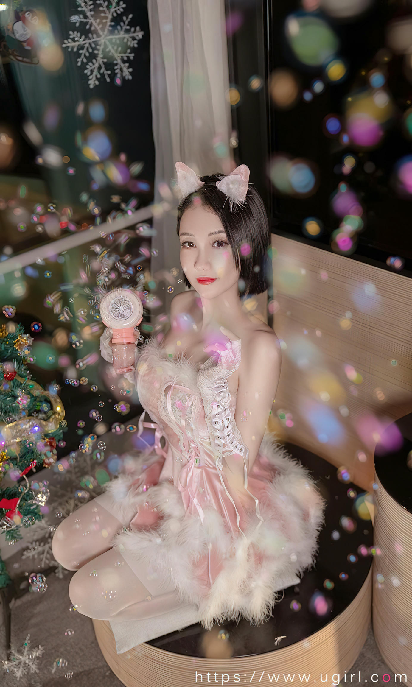 Ugirls爱尤物 2022 NO.2482 果儿Victoria 圣诞恋曲[35P／94.6MB]_第1集