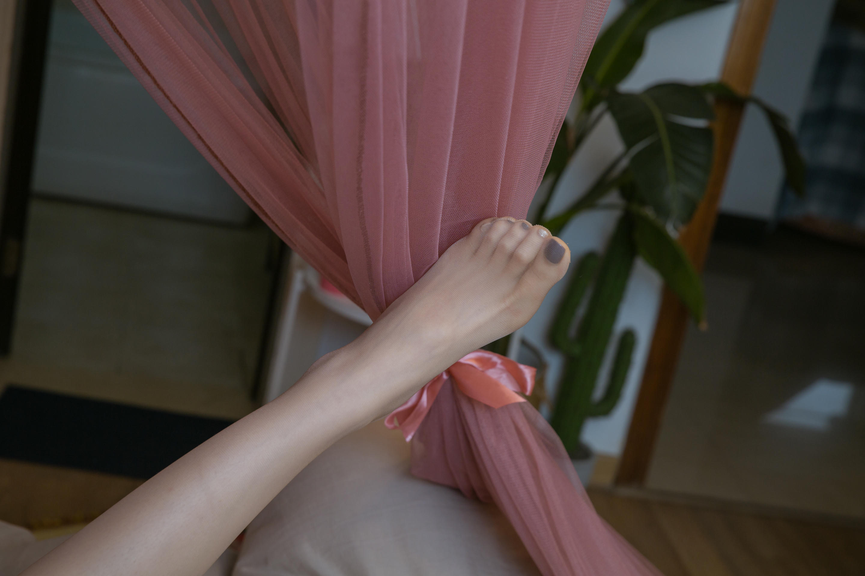 Sia不吃鱼微密圈 NO.017 性感蜜腿 [123P／1.20GB]_第3集