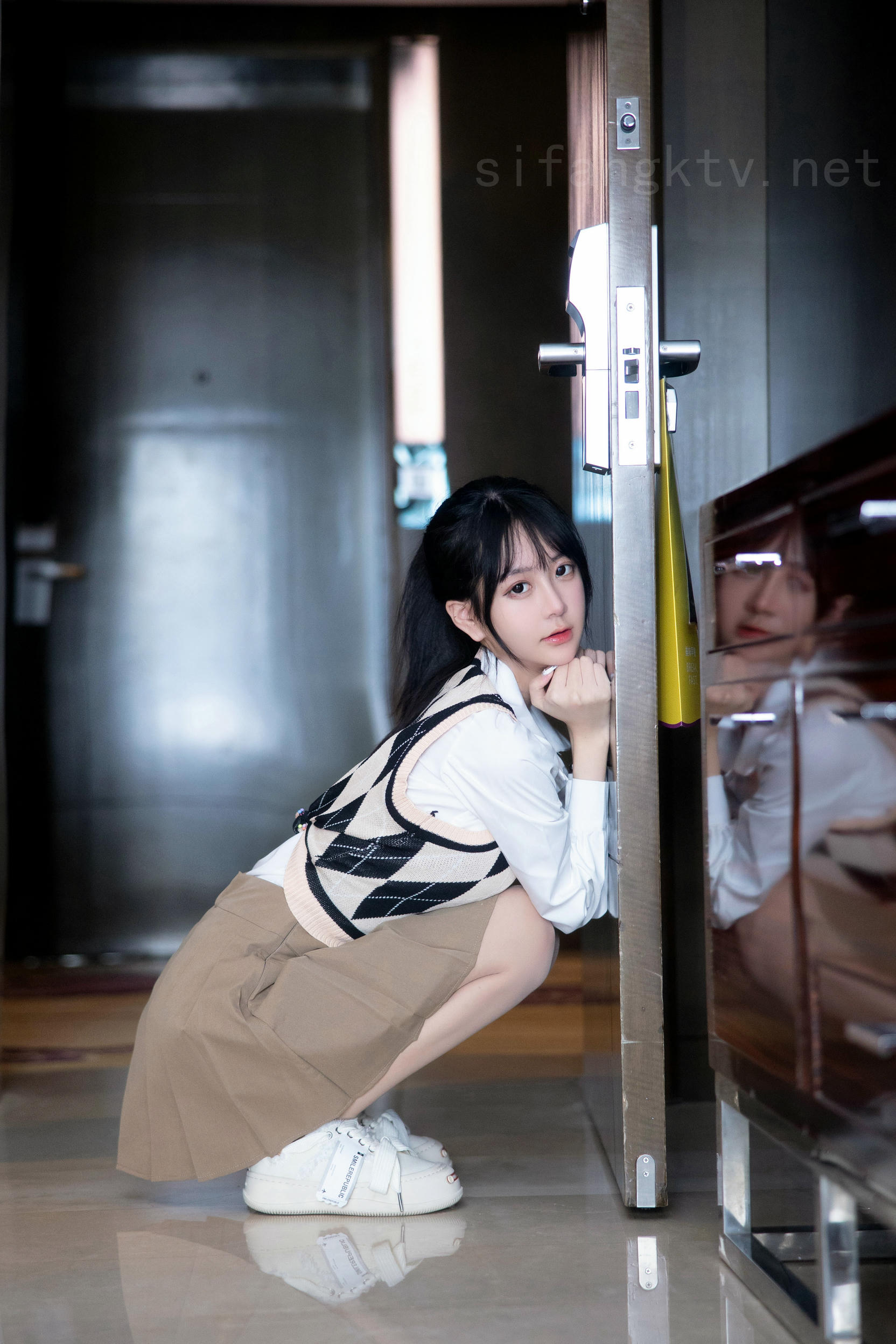 谢小蒽(幼幼)-XIUREN NO.6329 学生制服 [139P+4V 1.55 GB]_第1集