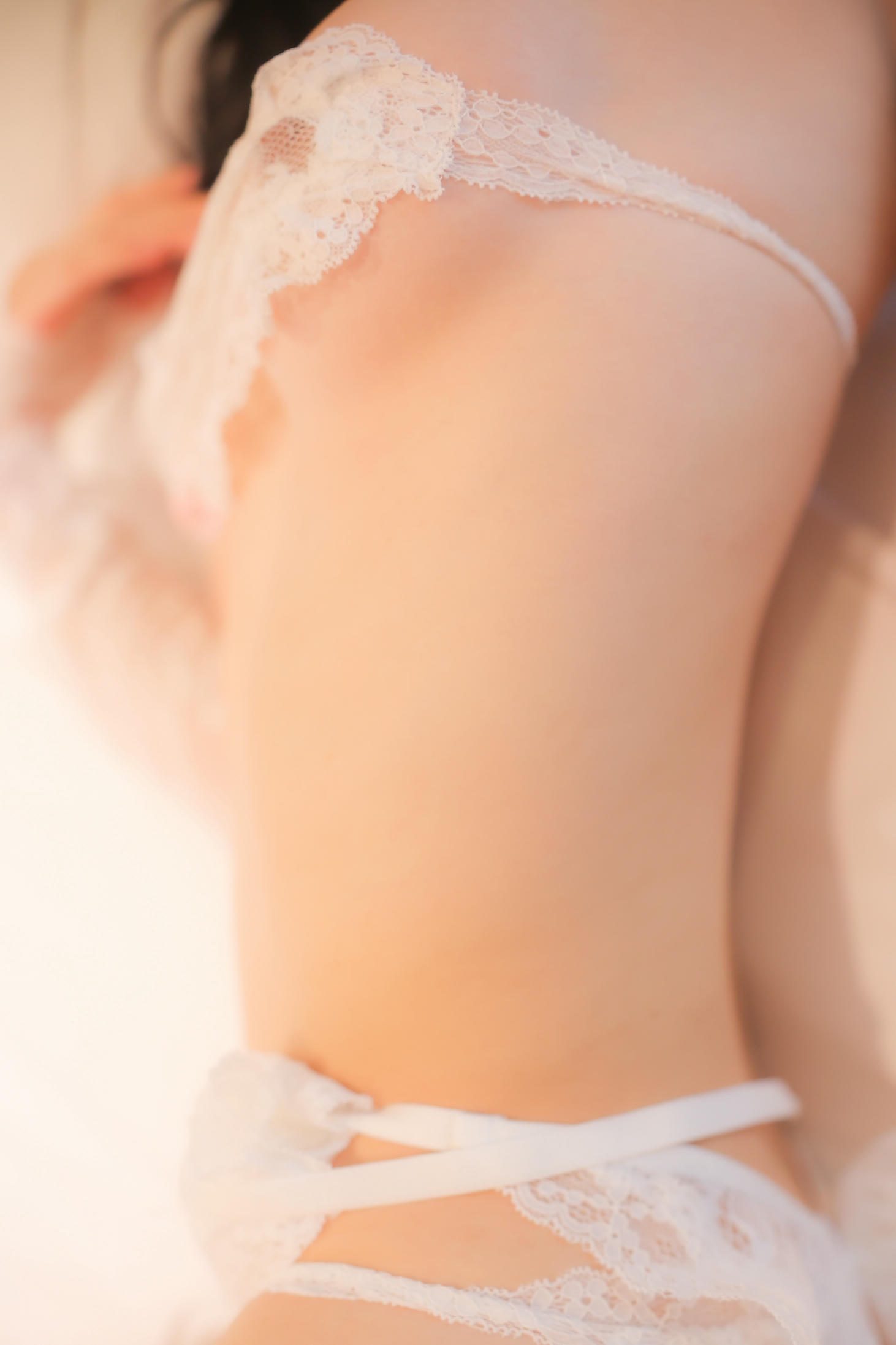 谢小蒽(幼幼)-XIUREN NO.6621 蕾丝套装 [111P+1V 1.13 GB]_第4集