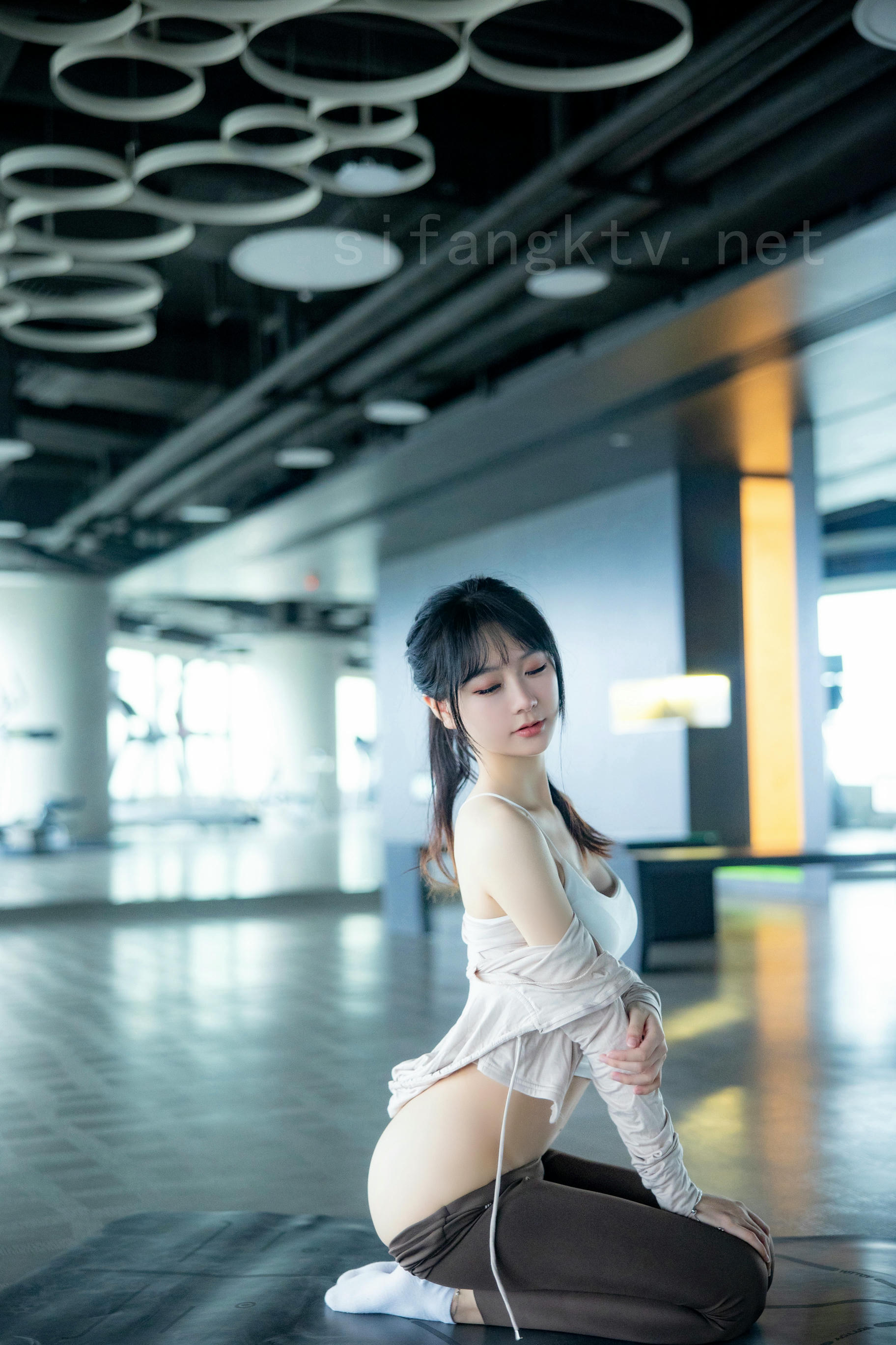 谢小蒽(幼幼)-XIUREN NO.6683 健身房 [137P+2V 1.72 GB]_第5集