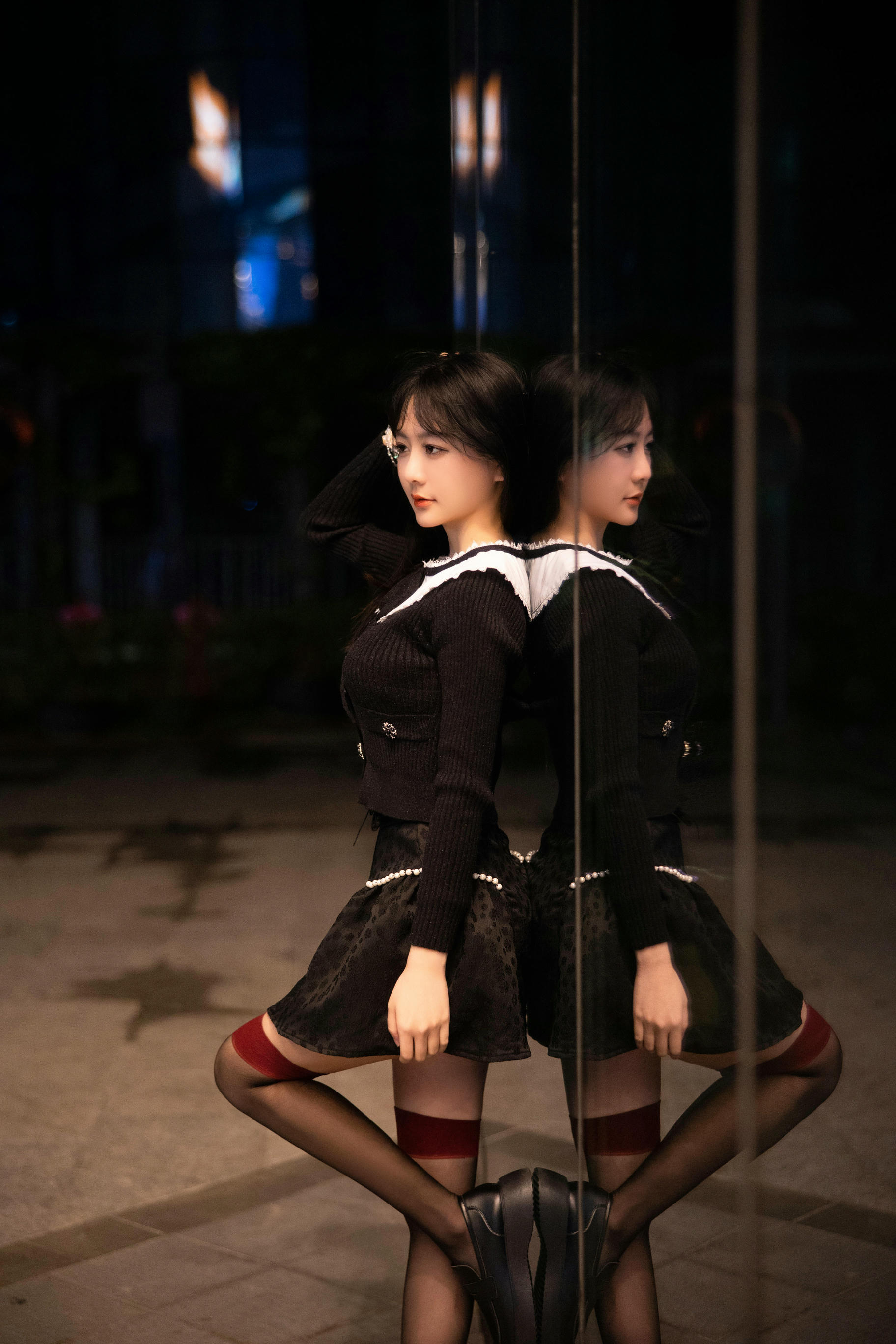 谢小蒽(幼幼)-XIUREN NO.6724 黑丝喝酒 [92P+1V 1.02 GB]_第1集