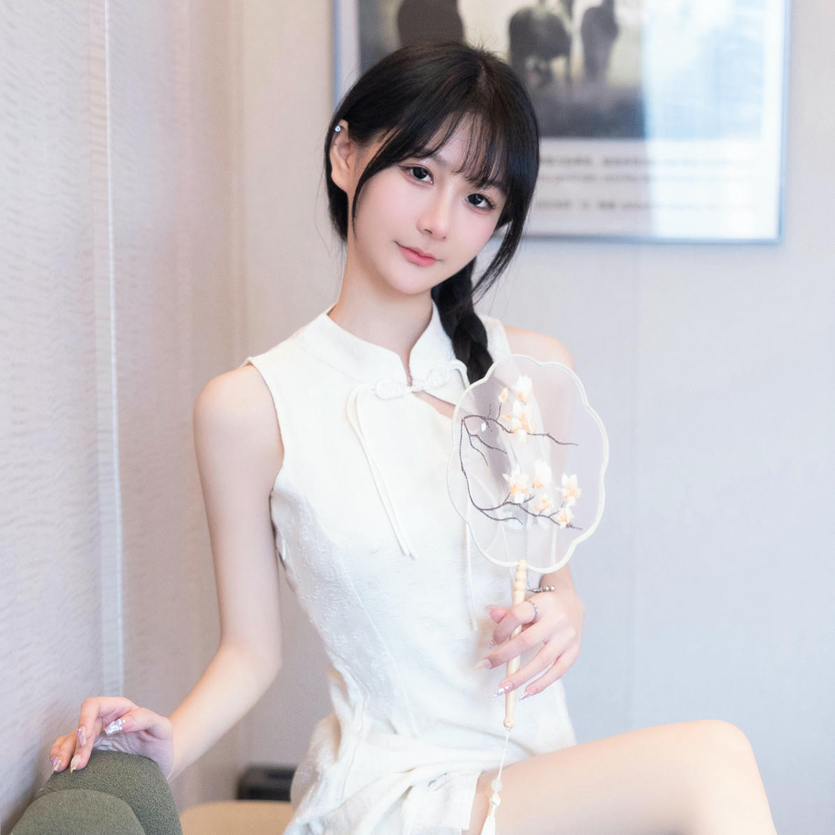 谢小蒽(幼幼)-XIUREN NO.6813 白色旗袍 [88P+1V 1.15 GB]_第1集