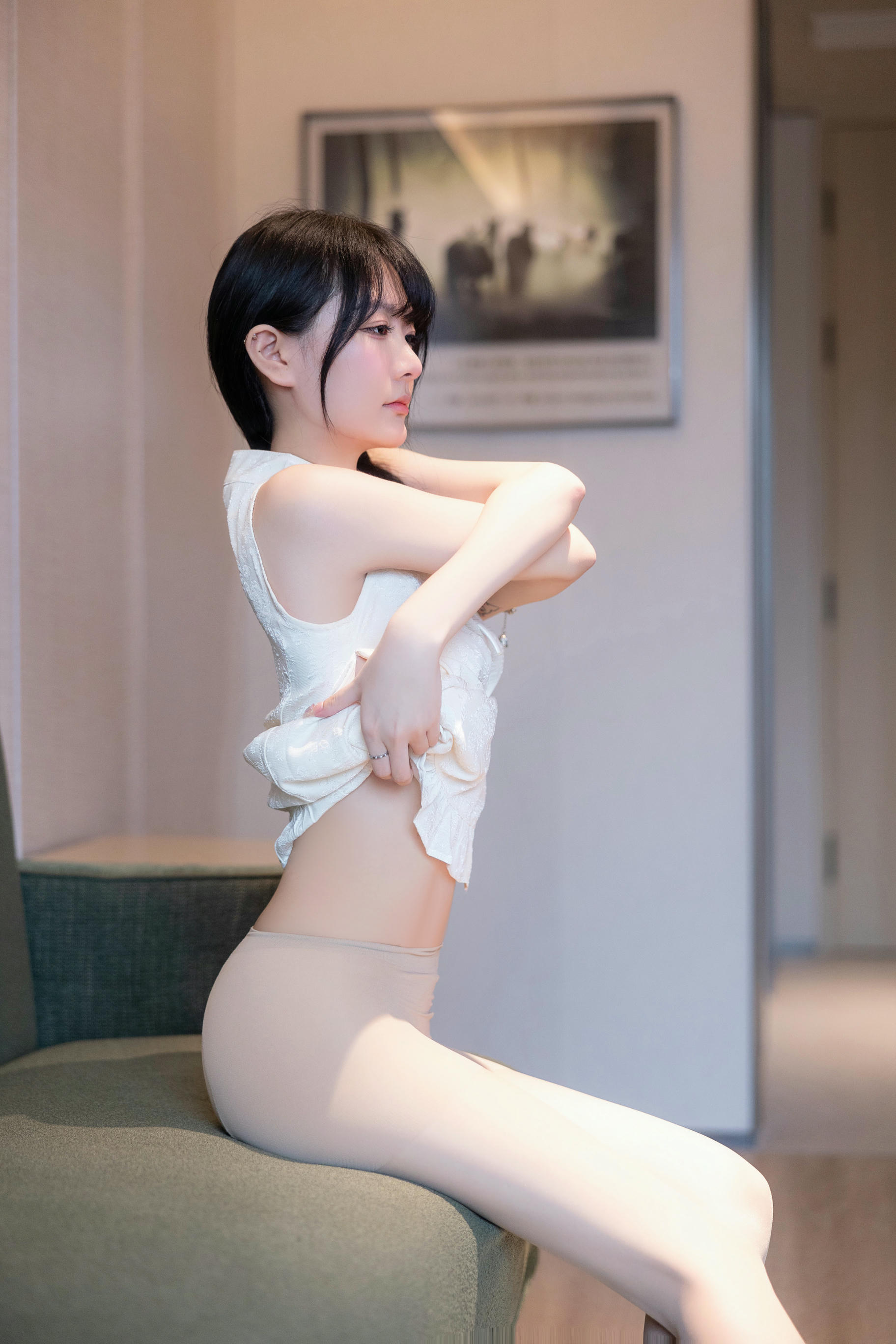 谢小蒽(幼幼)-XIUREN NO.6813 白色旗袍 [88P+1V 1.15 GB]_第3集