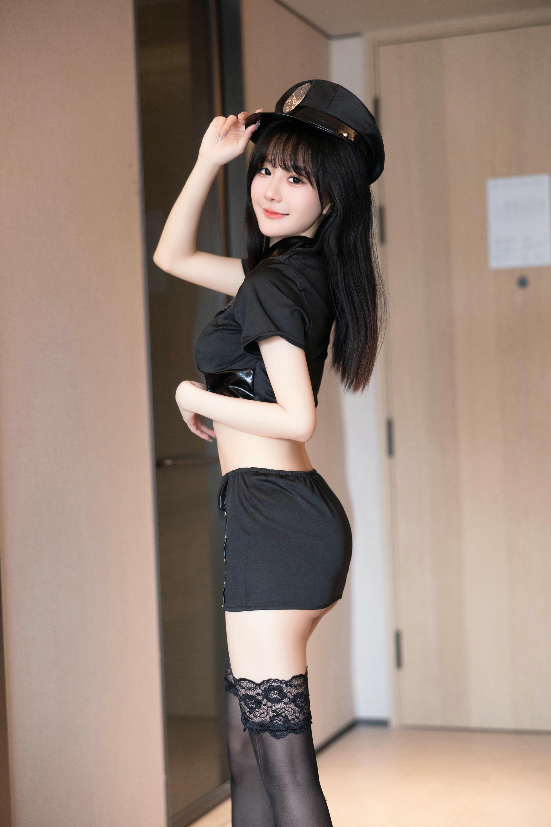谢小蒽(幼幼)-XIUREN NO.6851 情趣 [113P+1V 1.08 GB]_第1集