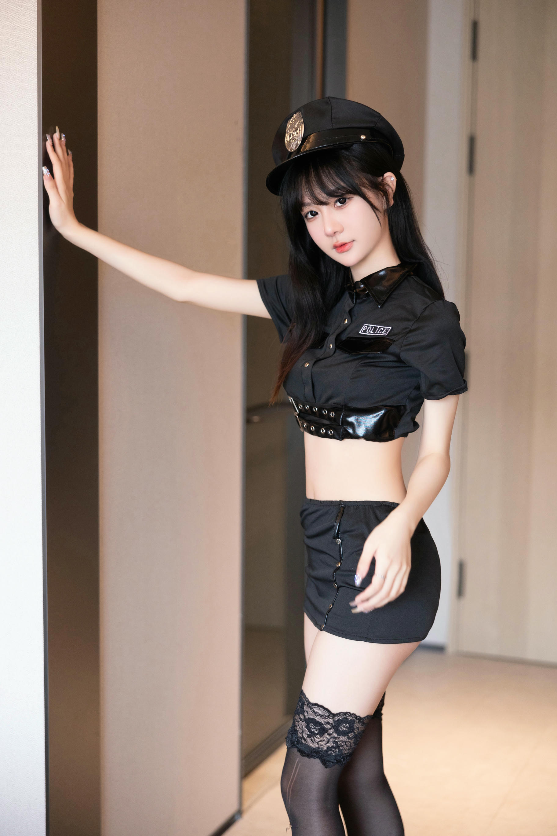 谢小蒽(幼幼)-XIUREN NO.6851 情趣 [113P+1V 1.08 GB]_第1集