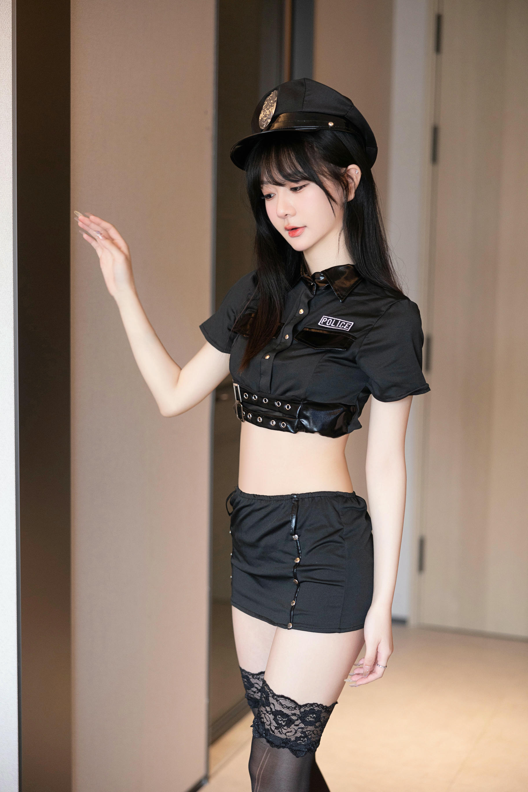 谢小蒽(幼幼)-XIUREN NO.6851 情趣 [113P+1V 1.08 GB]_第1集