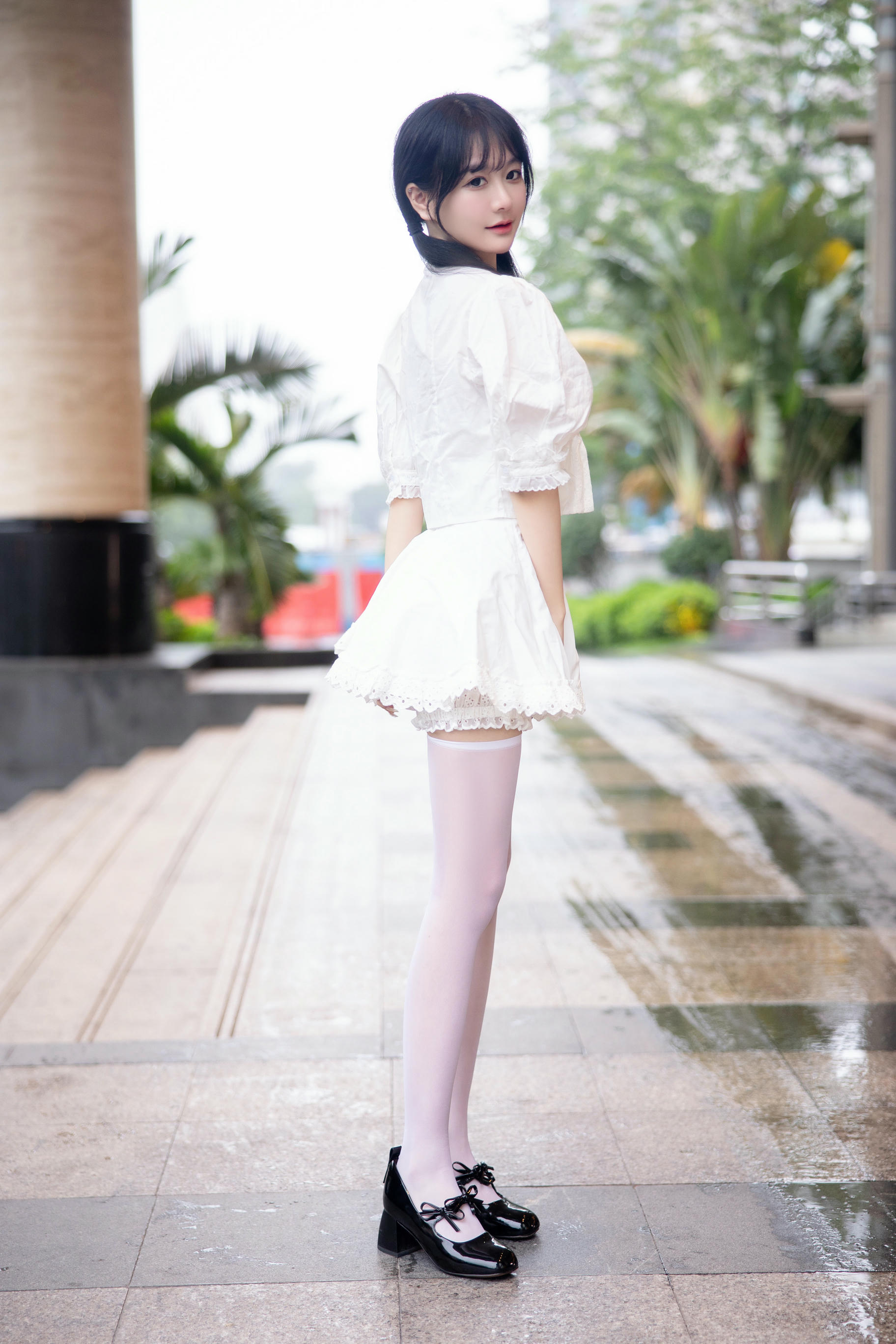 谢小蒽(幼幼)-XIUREN NO.6933 白丝白裙 [94P+1V 1.15 GB]_第1集