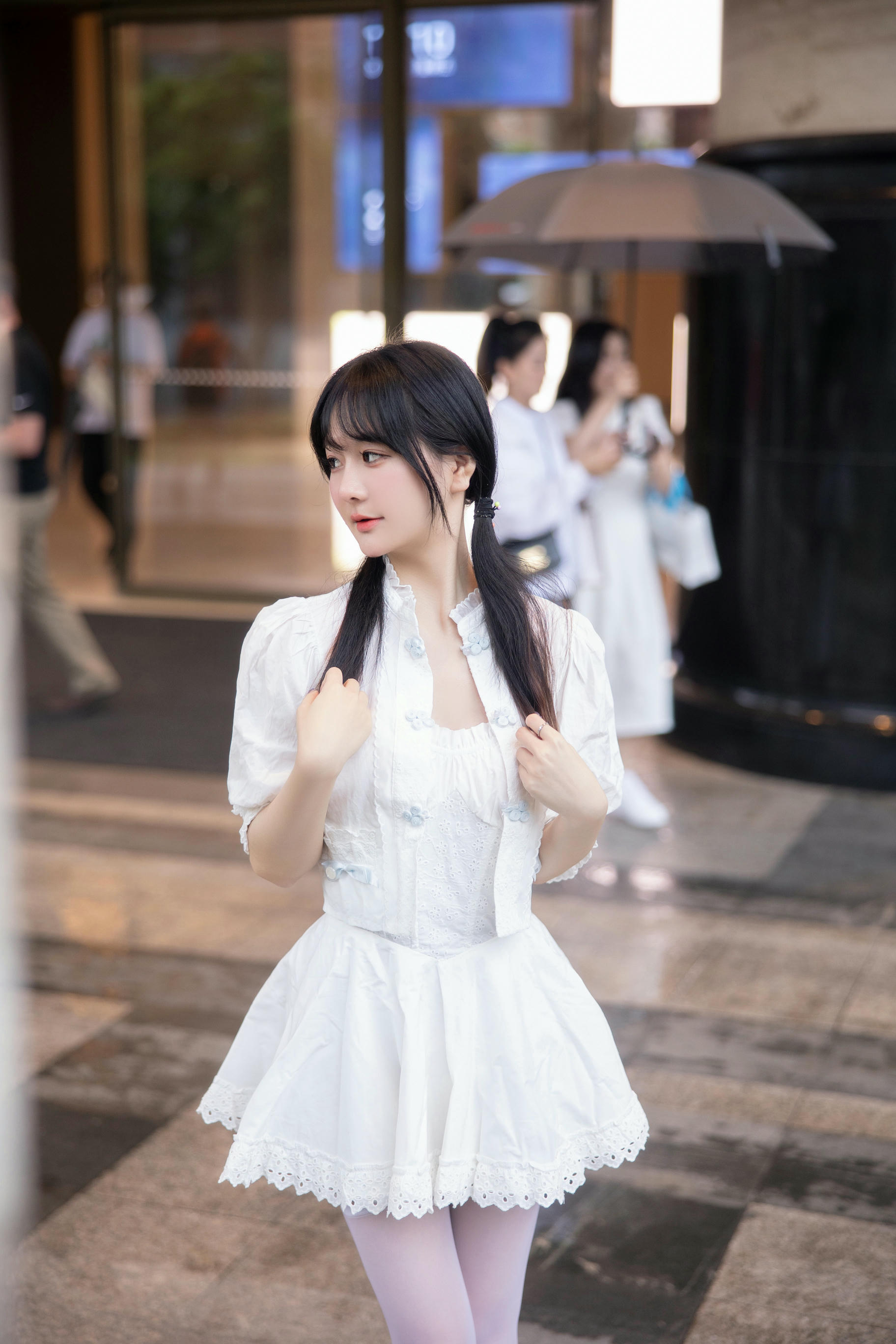 谢小蒽(幼幼)-XIUREN NO.6933 白丝白裙 [94P+1V 1.15 GB]_第1集