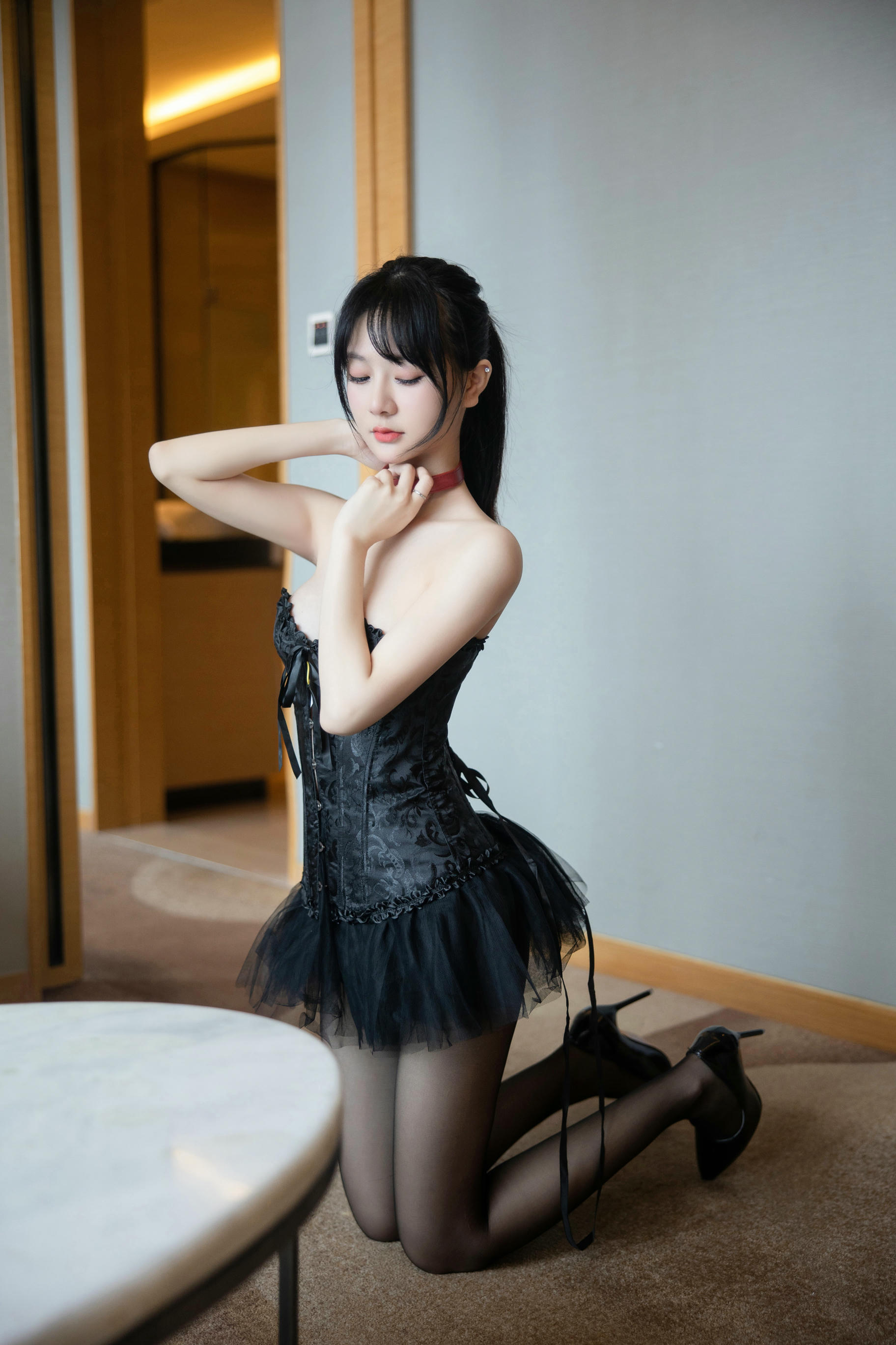 谢小蒽(幼幼)-XIUREN NO.6961 黑裙 [93P+1V 1.11 GB]_第1集