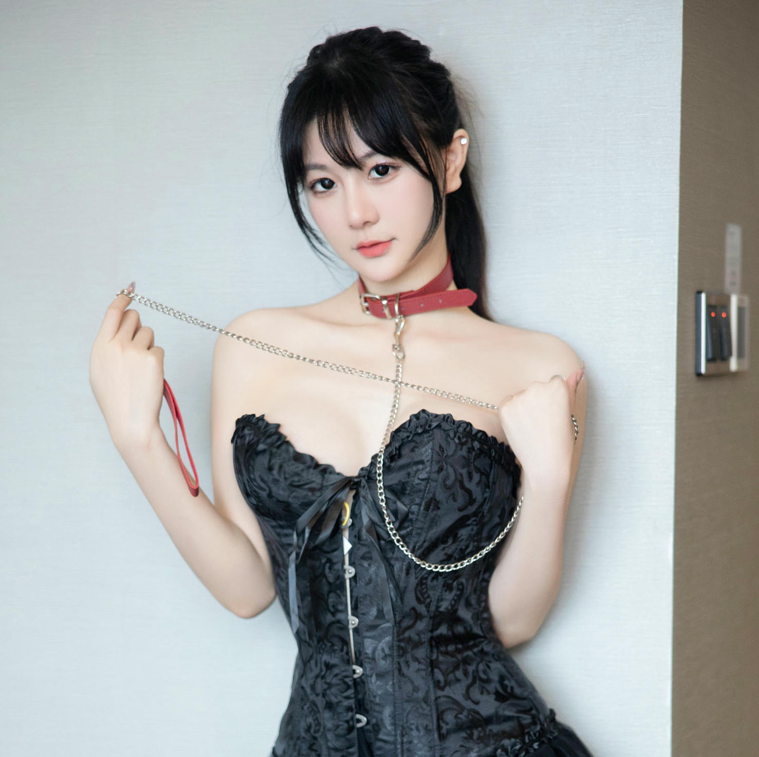 谢小蒽(幼幼)-XIUREN NO.6961 黑裙 [93P+1V 1.11 GB]_第1集