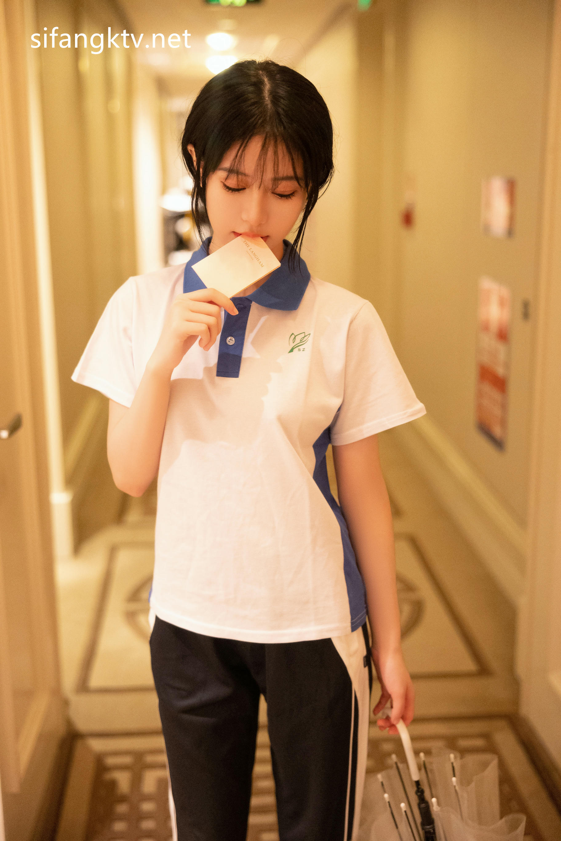 谢小蒽(幼幼)-XIUREN NO.7085 学生制服 [161P+4V 1.68 GB]_第1集