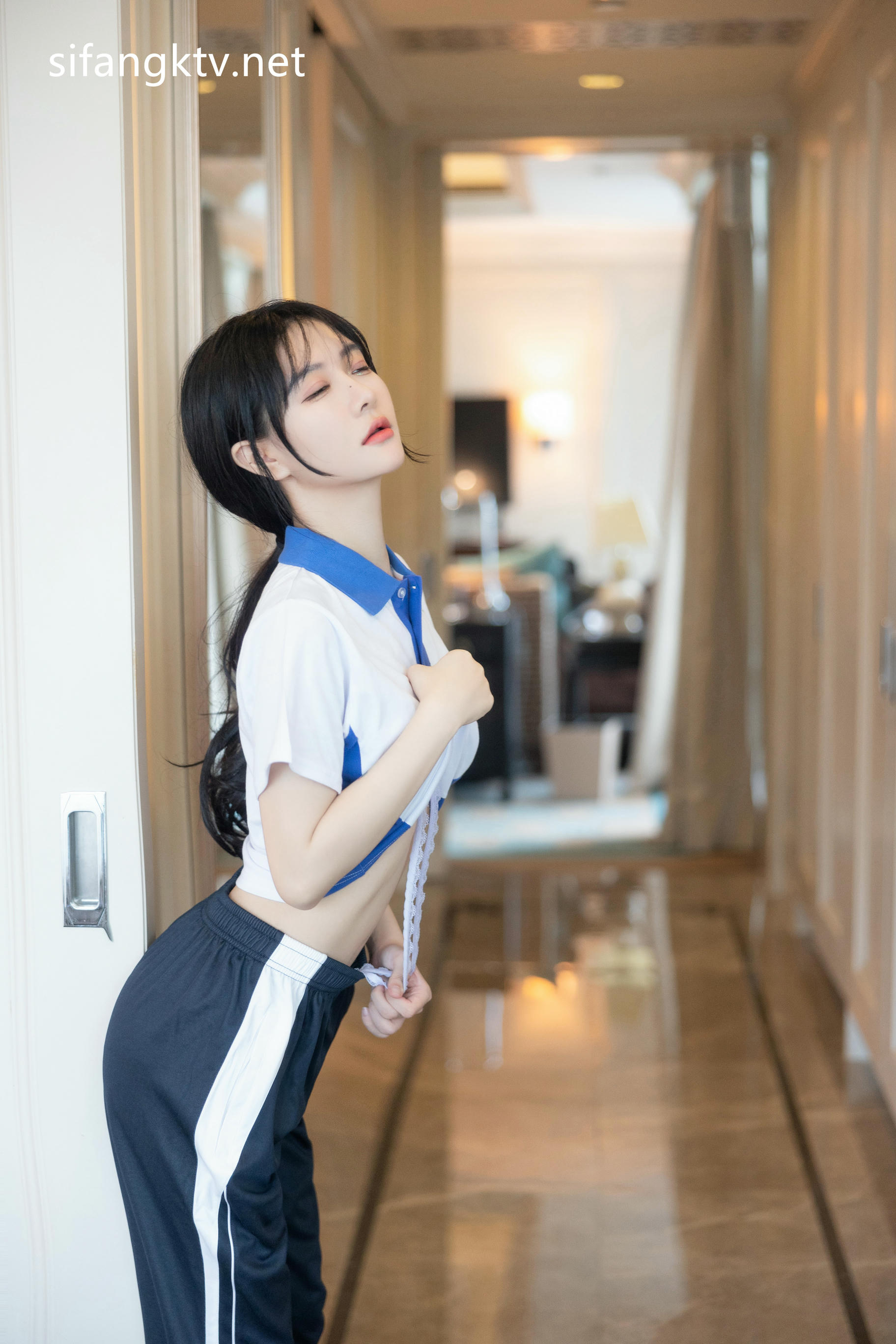 谢小蒽(幼幼)-XIUREN NO.7085 学生制服 [161P+4V 1.68 GB]_第2集